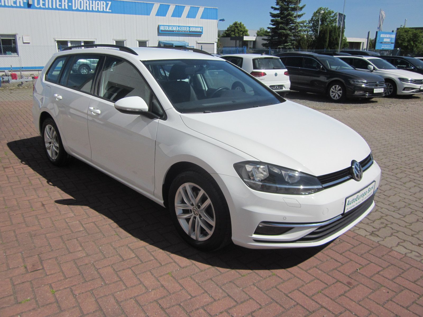 Volkswagen Golf VII Comfortline - Samsaru's Car Outlet