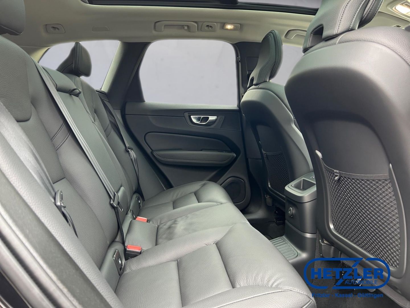 Volvo XC60 Plus Bright Recharge Plug-In Hybrid AWD T6