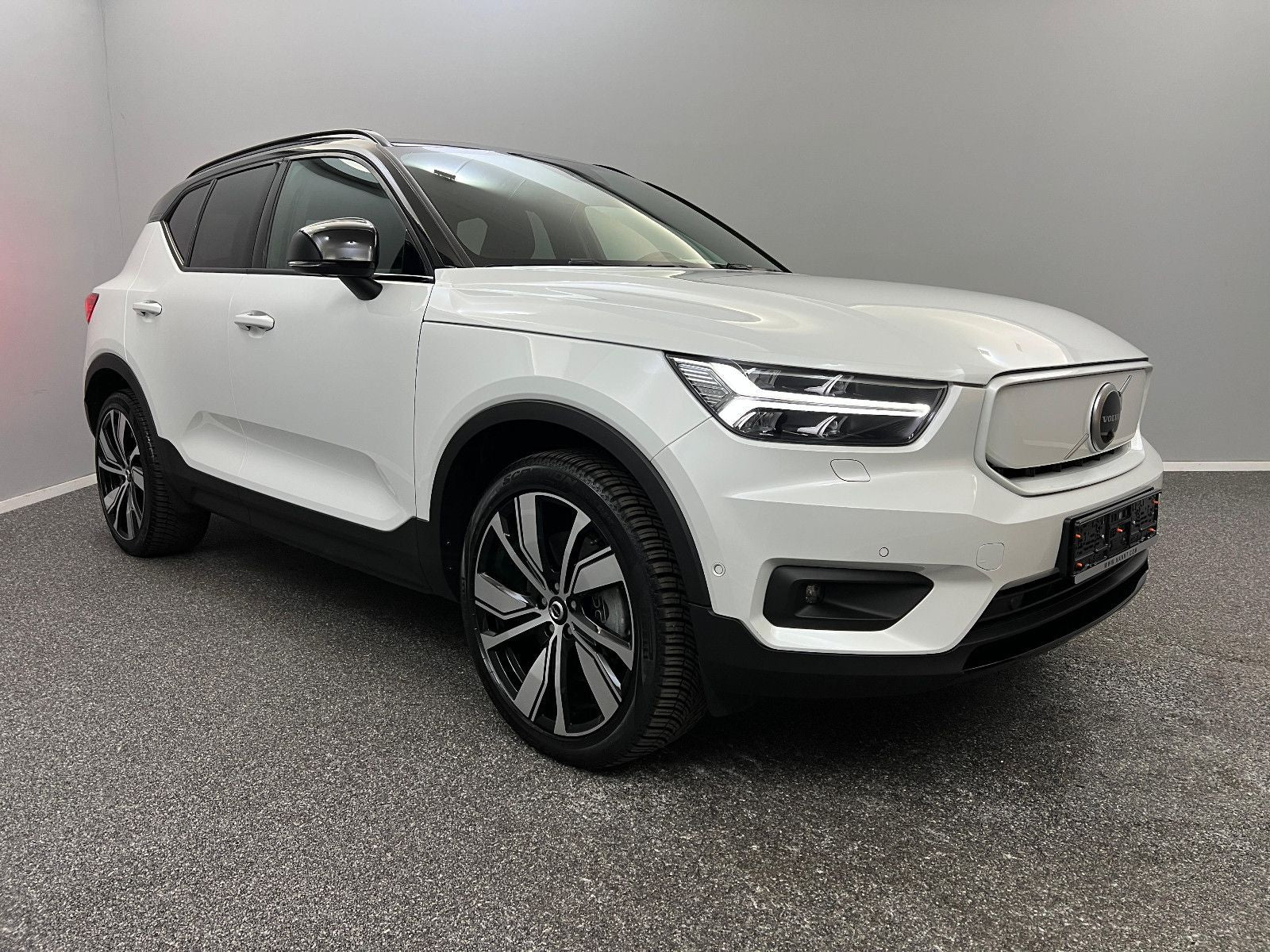 Volvo XC 40 Recharge Pro 360*PANO*MEMO*H&K*INTI-LIGHT