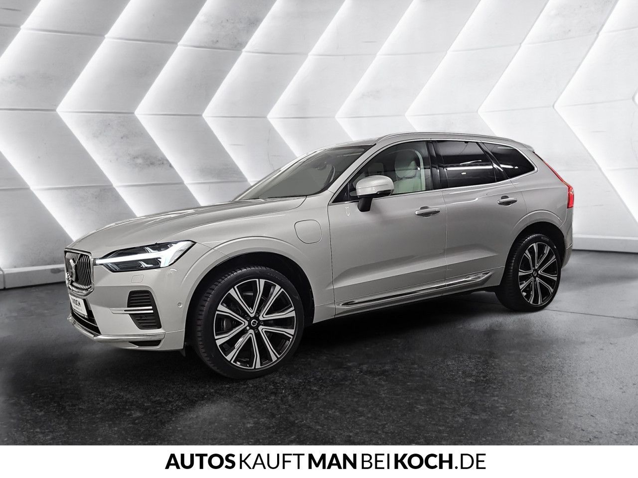 Volvo XC60 T6 AWD Inscription - Samsaru's Car Outlet