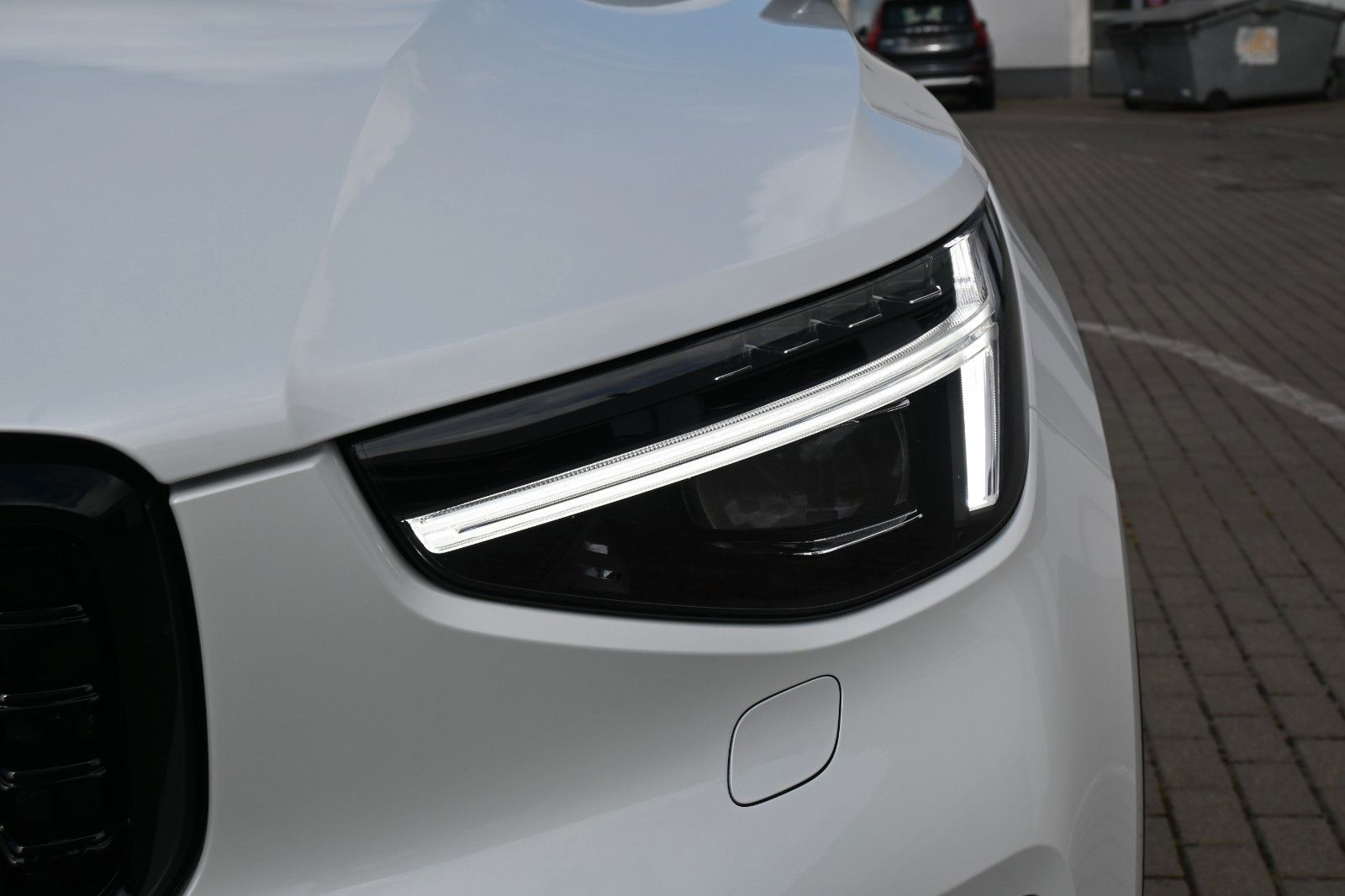 Volvo XC40 B4 DKG Plus Dark*FSHZG*360°*ACC*Allwetter