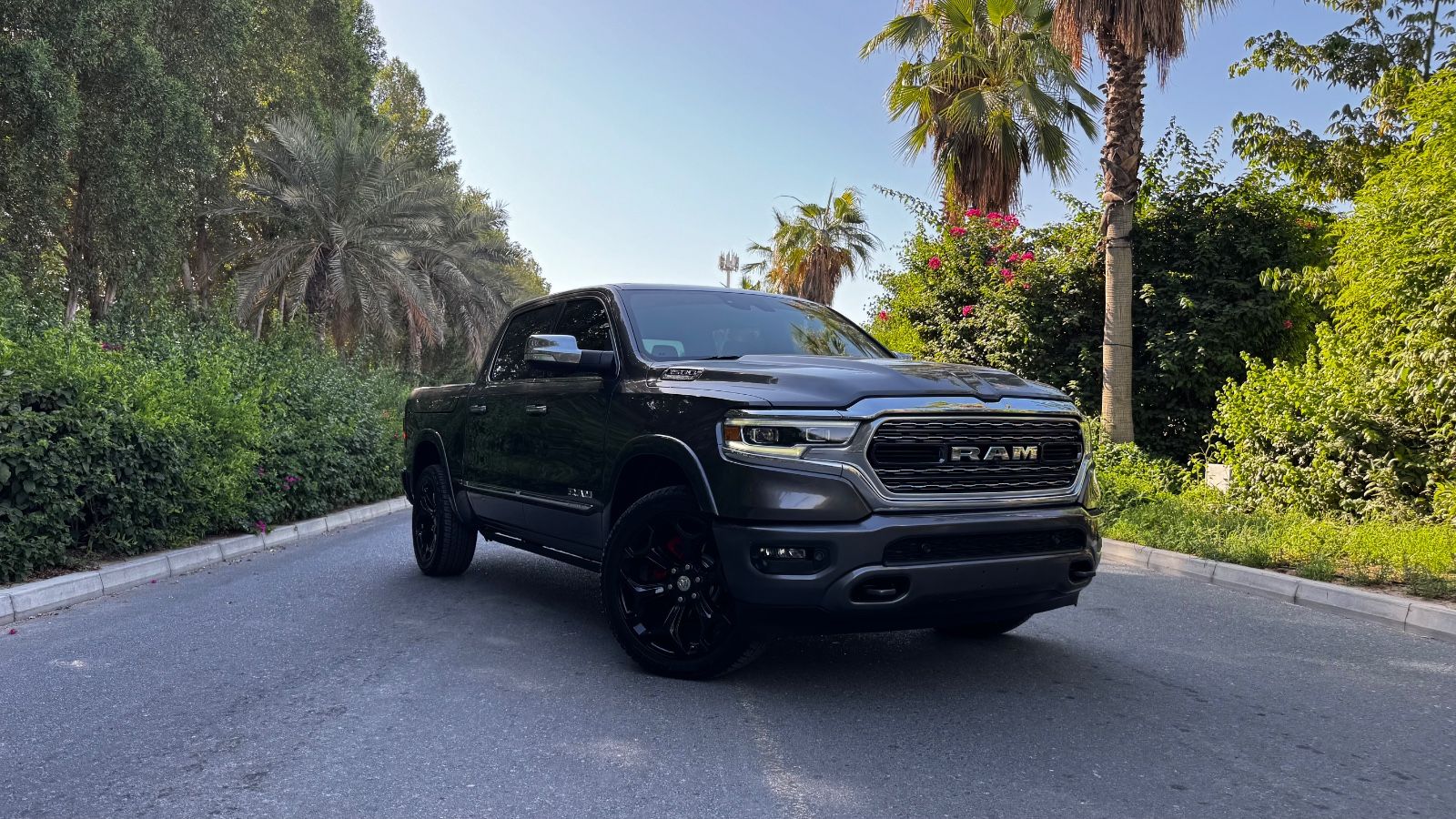 Dodge LIMITED*CLEAN-CARFAX*HEADUP*LUFT*RAMBOX*360°KAME