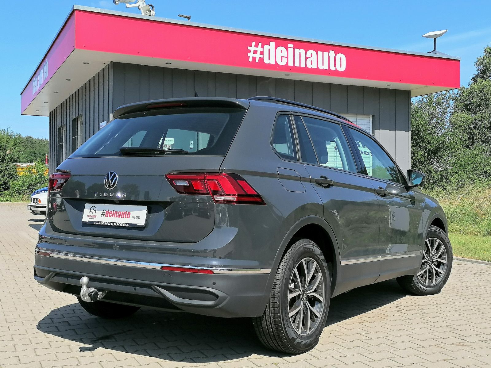 Volkswagen Tiguan 1.5 TSI Life DSG - Samsaru's Car Outlet