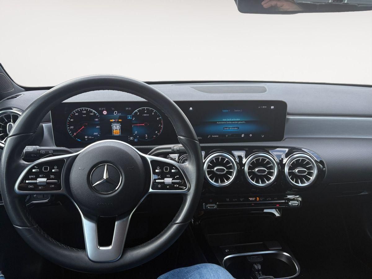 Mercedes-Benz A 200 - Samsaru's Car Outlet