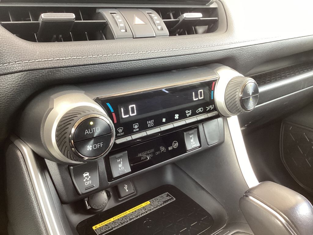 Toyota RAV 4 2.5 4x4 Hybrid - Samsaru's Car Outlet
