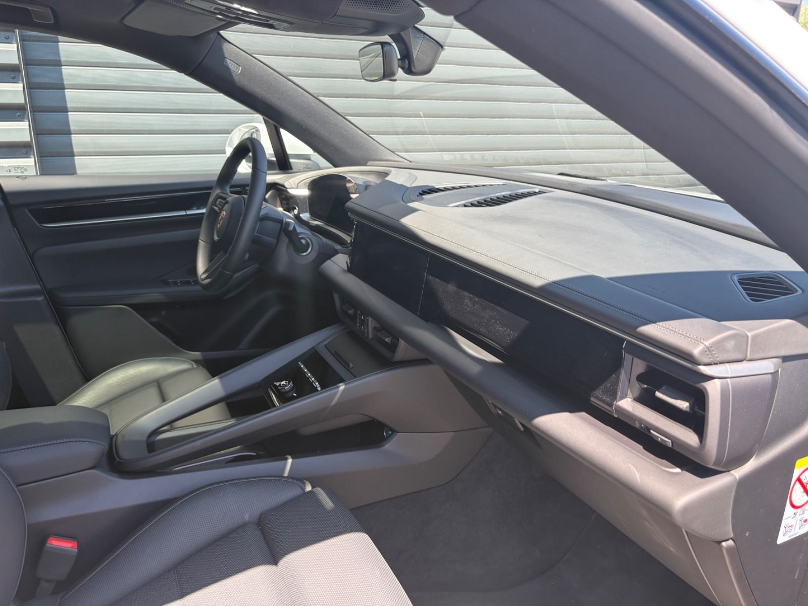 Porsche Macan Electric 4 S - Samsaru's Car Outlet