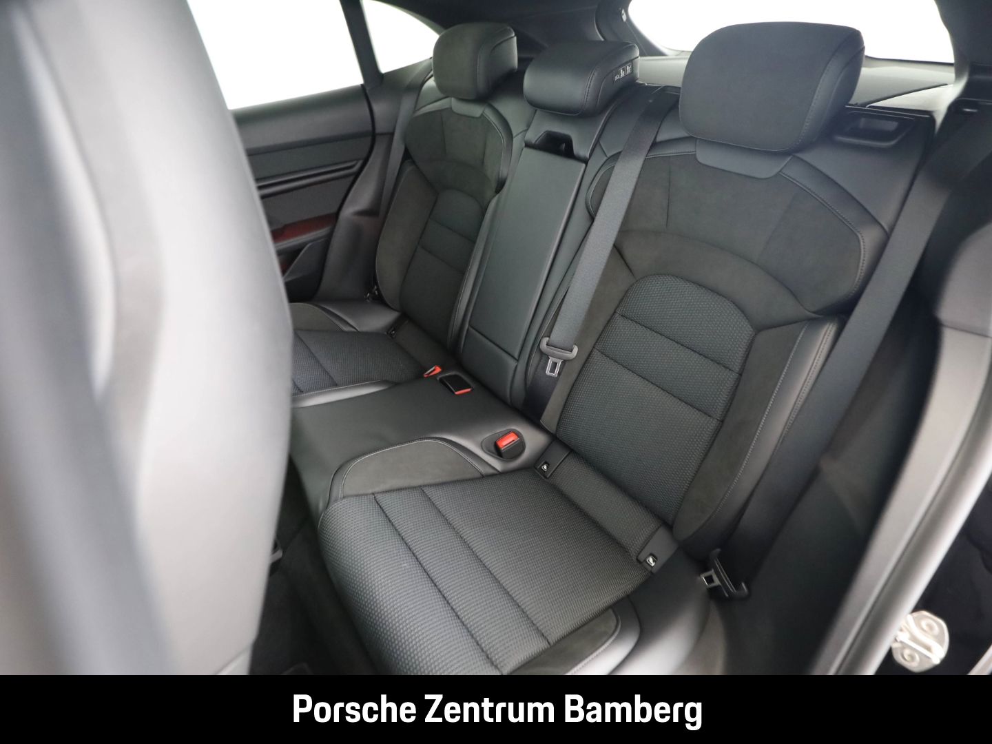 Porsche Taycan 4S CT/ Inno Drive/ Matrix/ Bose/ Head-Up/