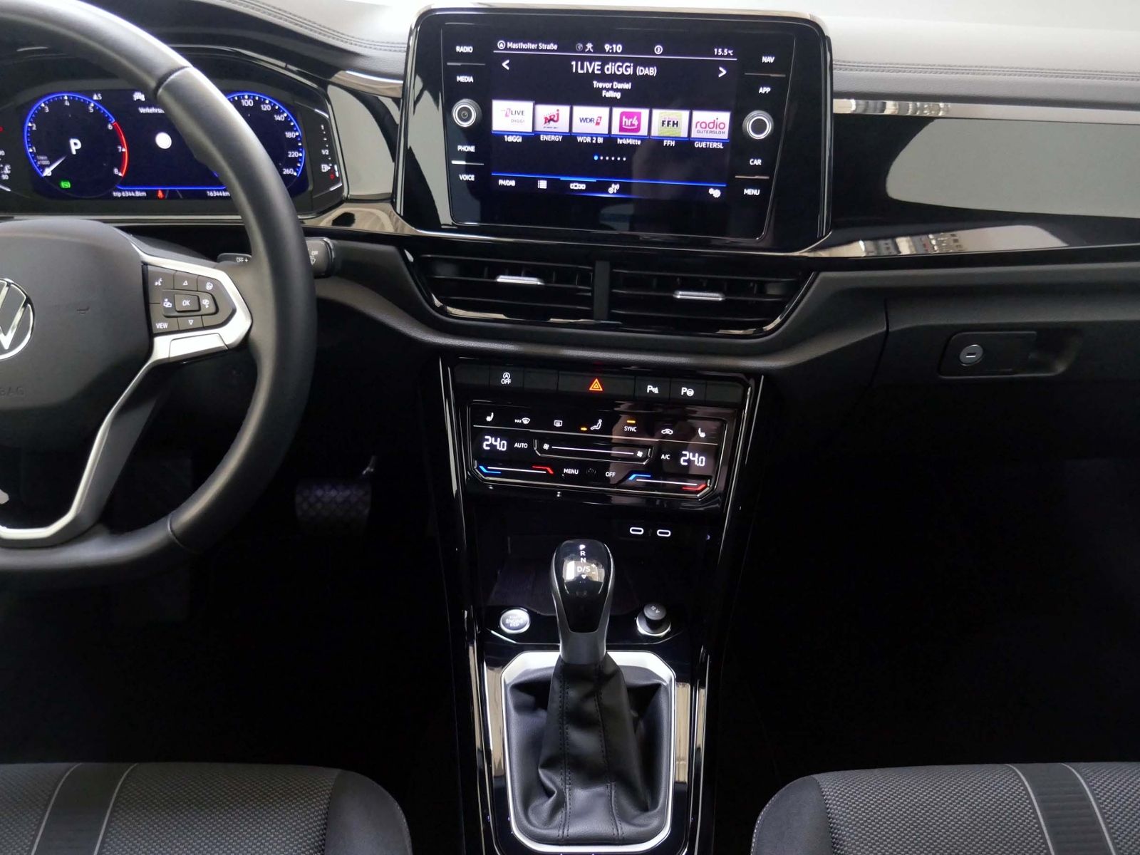 Volkswagen T-Roc Cabriolet Style 1.5 TSI - Samsaru's Car Outlet