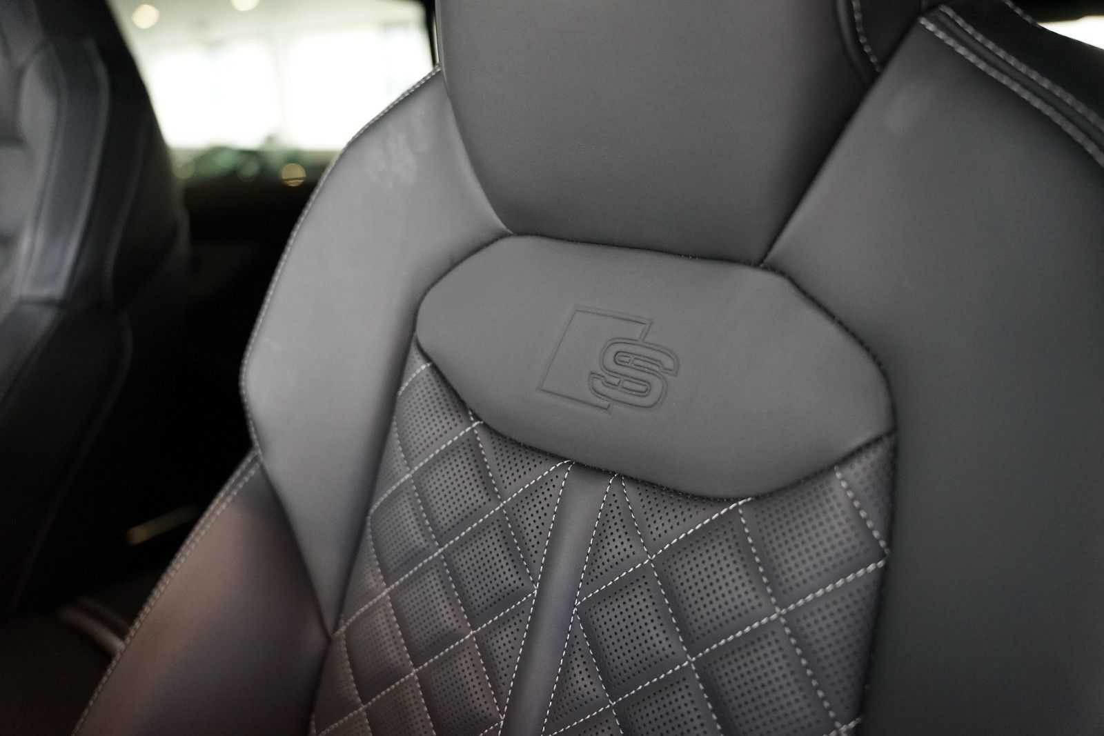 Audi Q8 50 TDI quattro | S line | Pano | B&O | Matrix