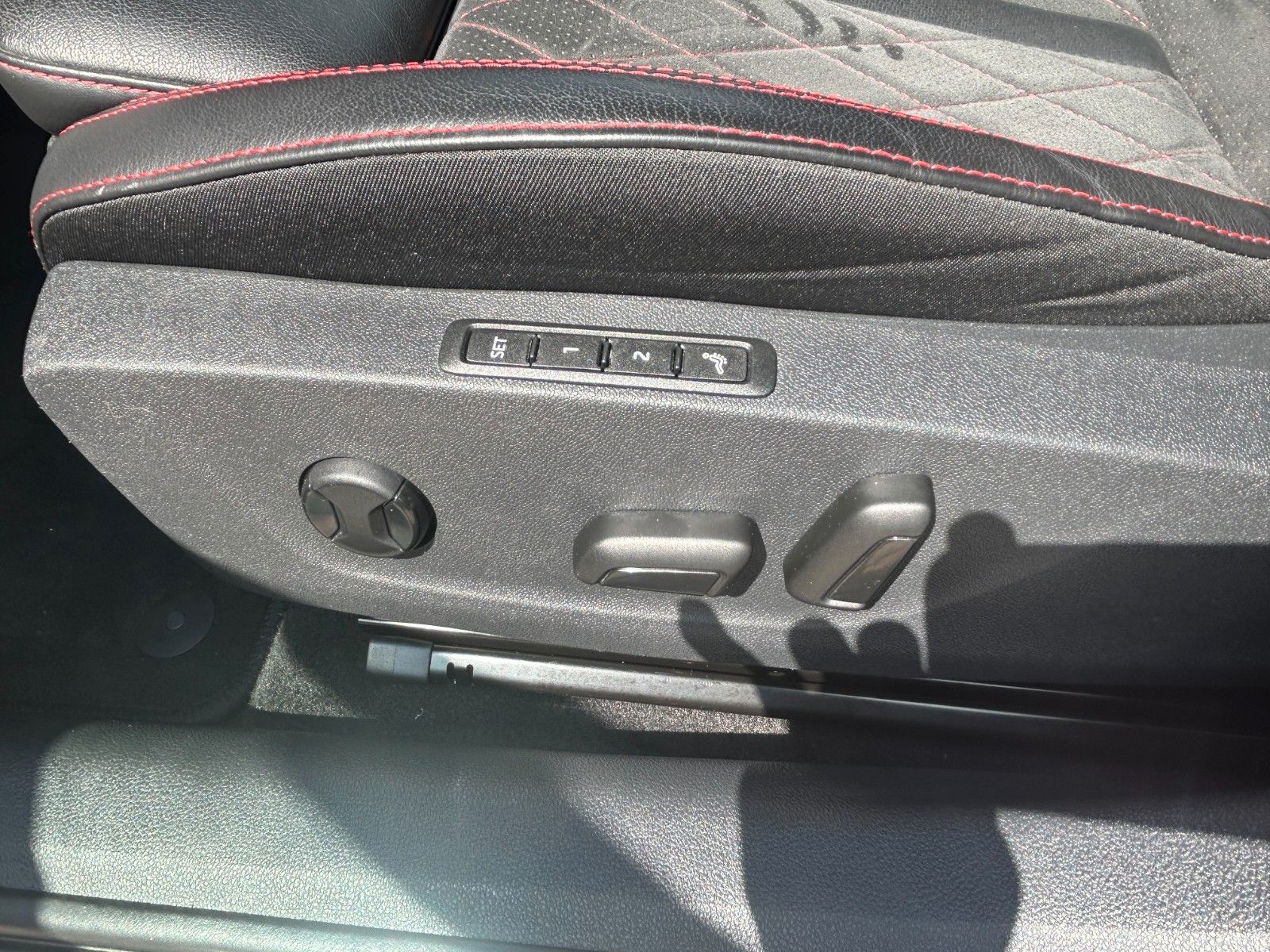 Skoda OCTAVIA Combi RS Plus - Samsaru's Car Outlet