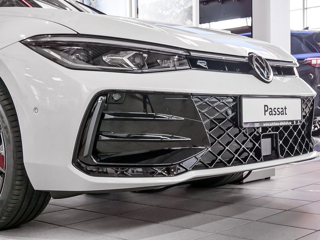 Volkswagen Passat R-Line 2.0 TDI DSG R-Line PANO AHK MATRIX
