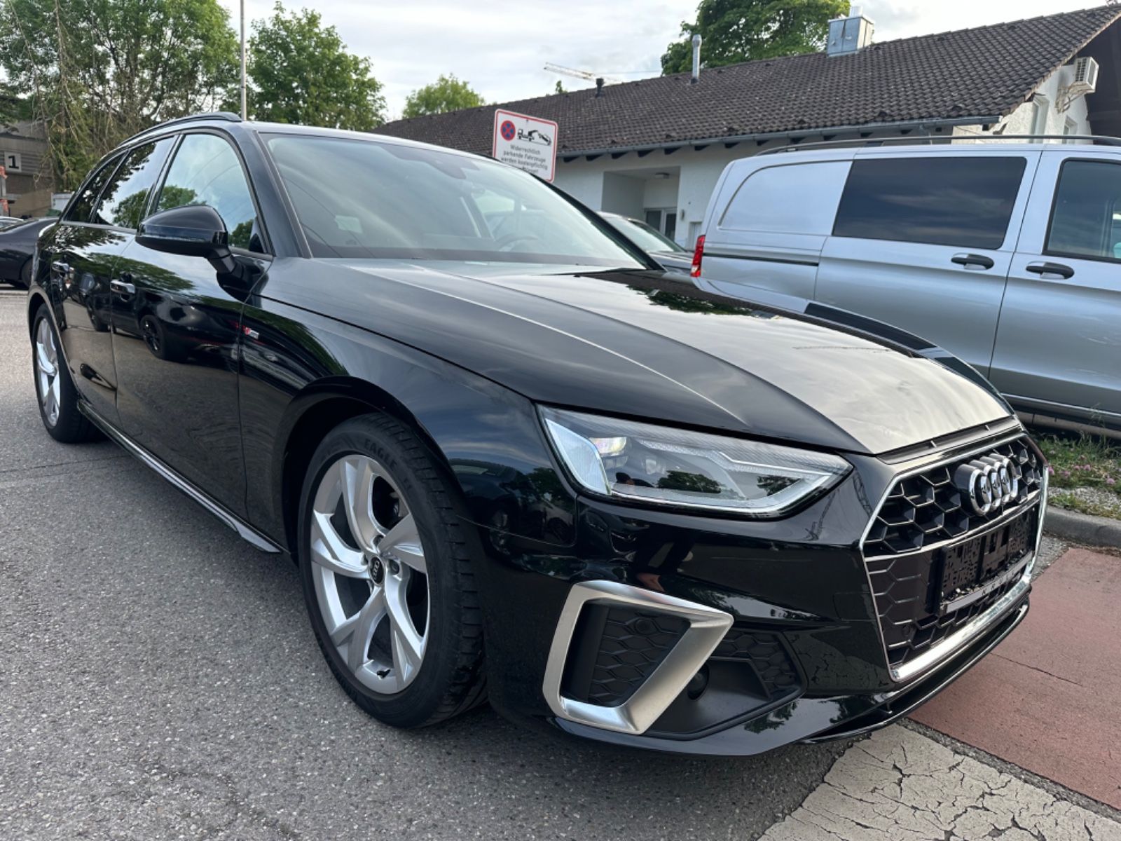 Audi A4 Avant 35 TFSI S-LINE - Samsaru's Car Outlet