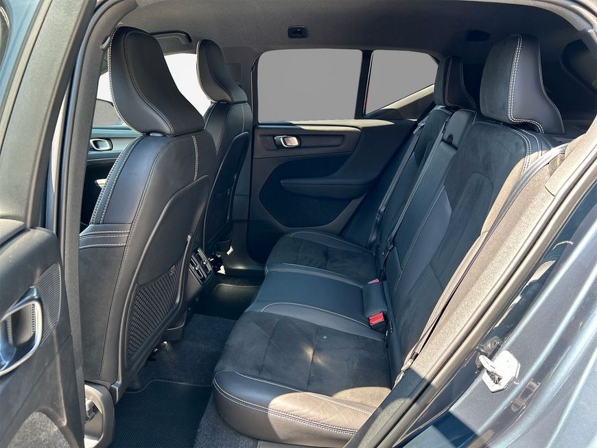 Volvo XC40 B4 Geartronic RDesign - Samsaru's Car Outlet