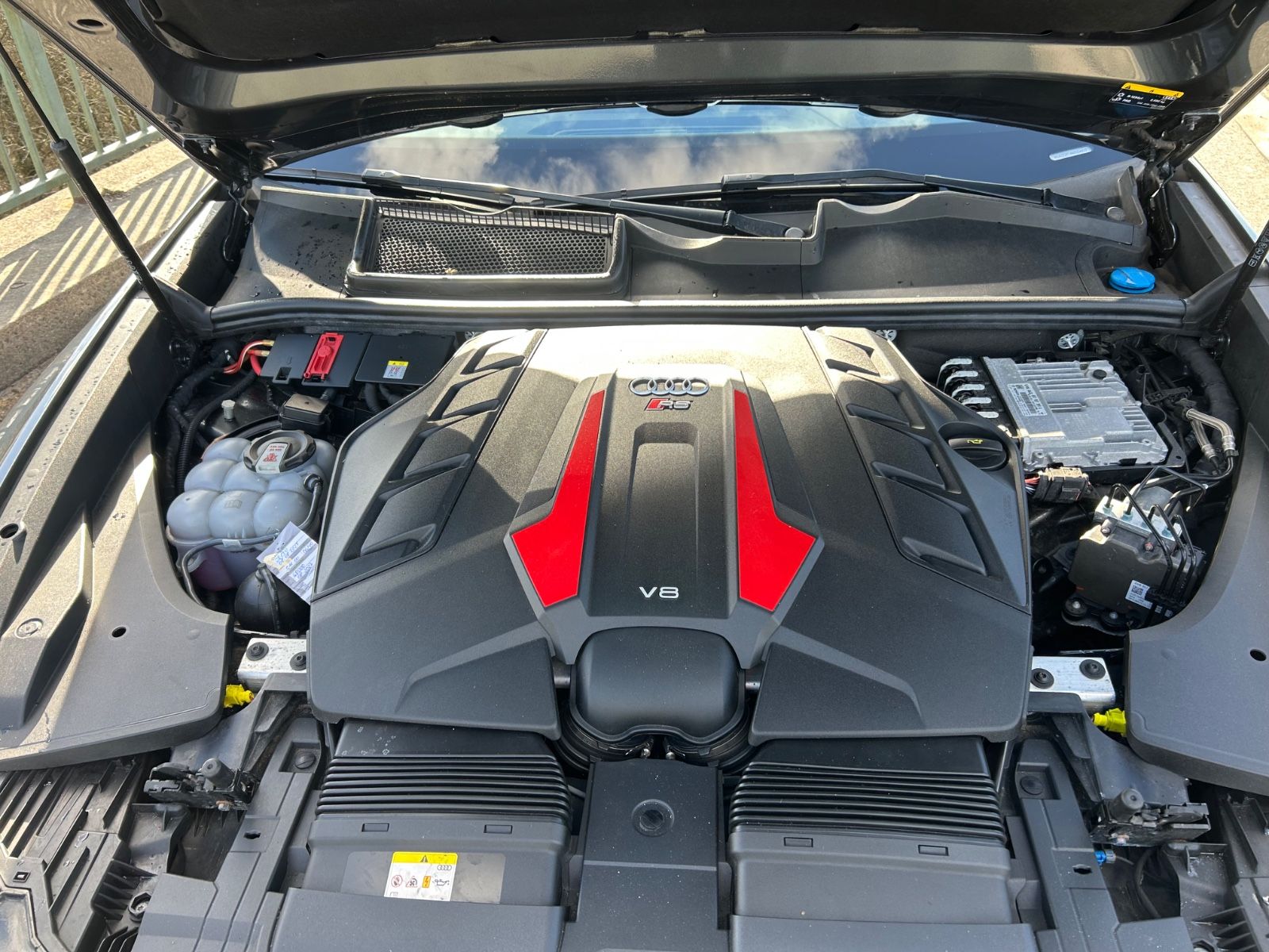 Audi RSQ8 DYN 4.0 TFSI Quattro TÜV-NEU-VMAX-2xCarbon