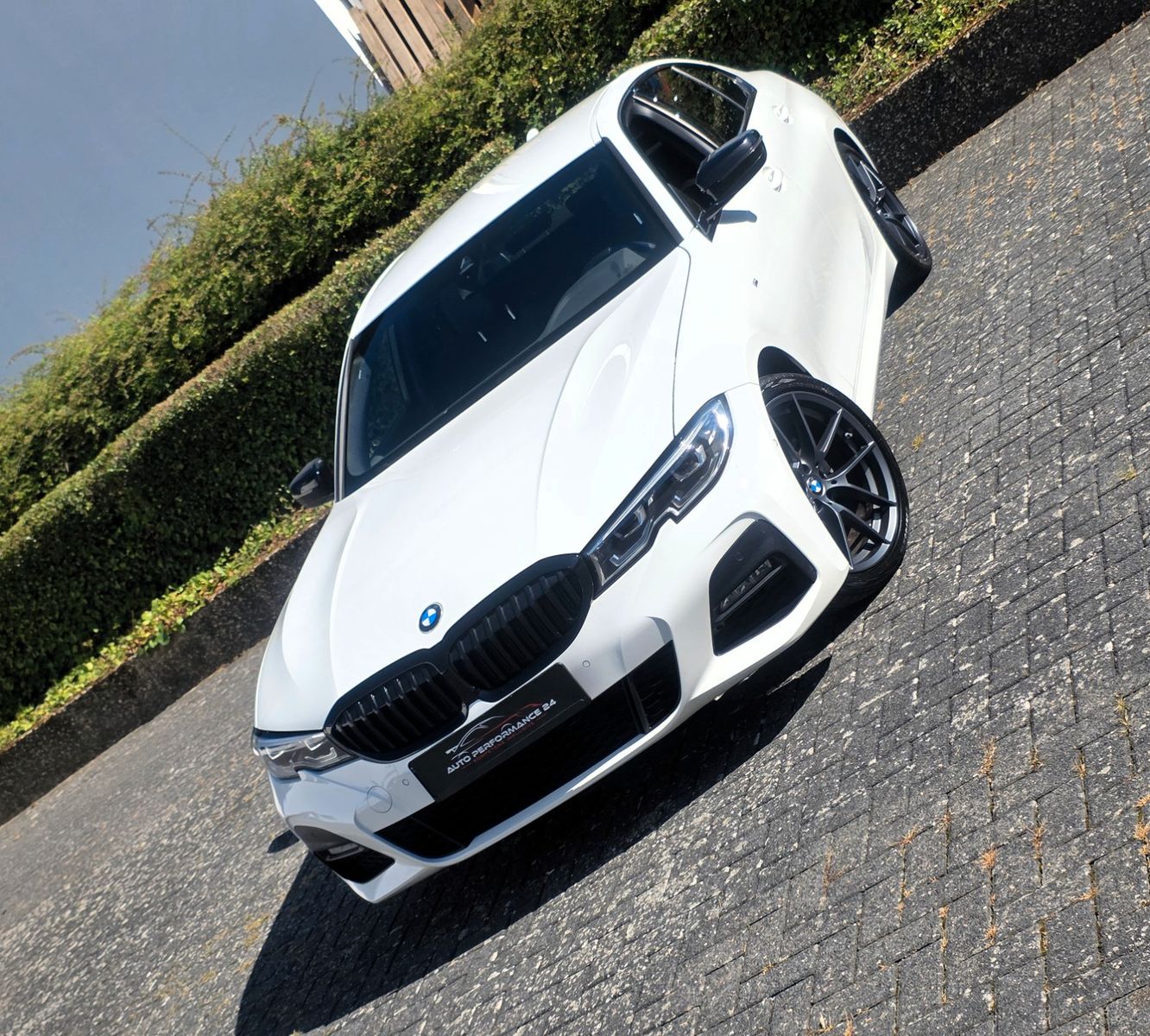 BMW M-SPORTPAKET*XDRIVE*LED*NAVI*LEDER*ACC*RFK*MWST