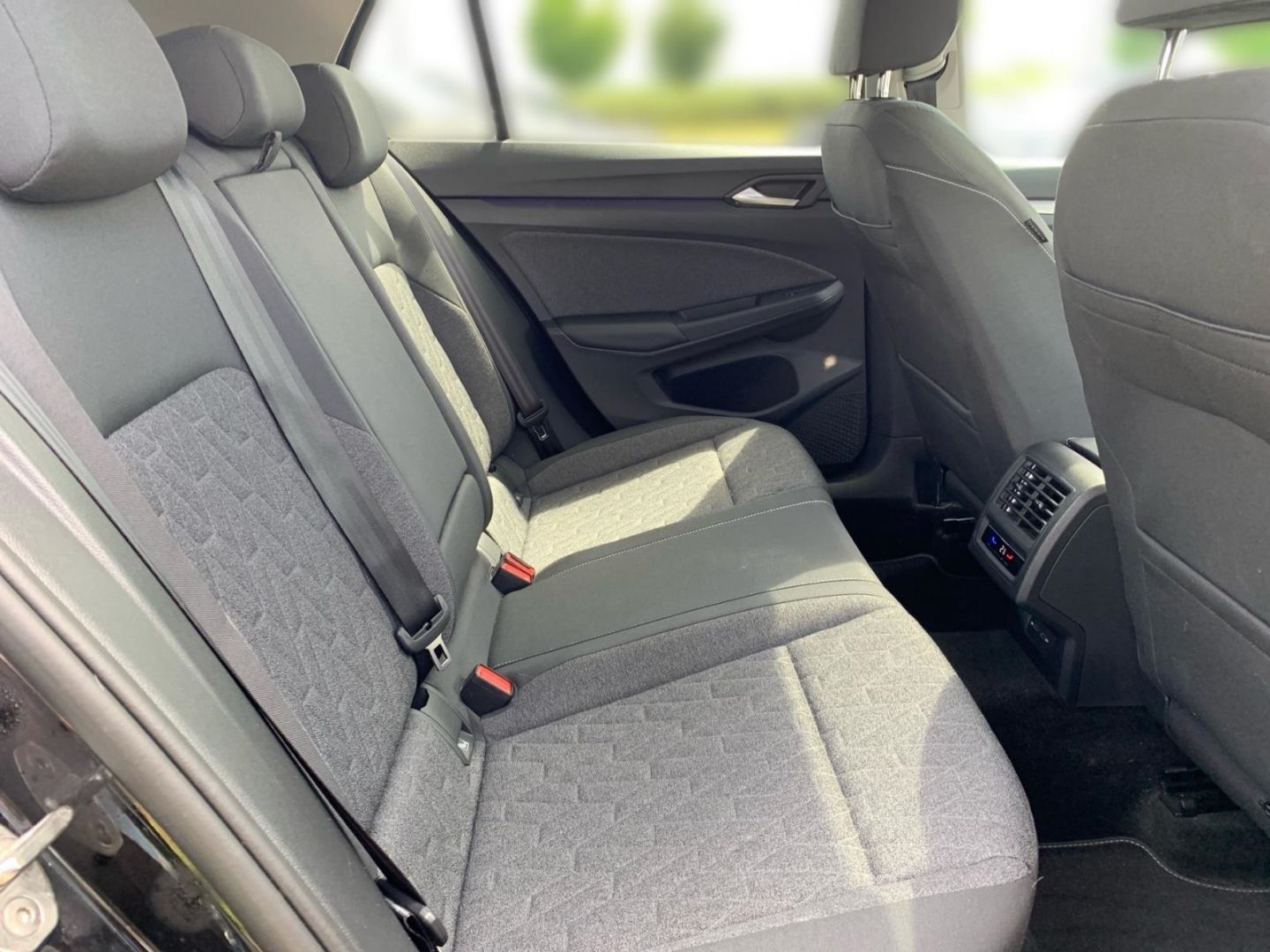 Volkswagen Golf 8 VIII Move 2.0 TDI - Samsaru's Car Outlet