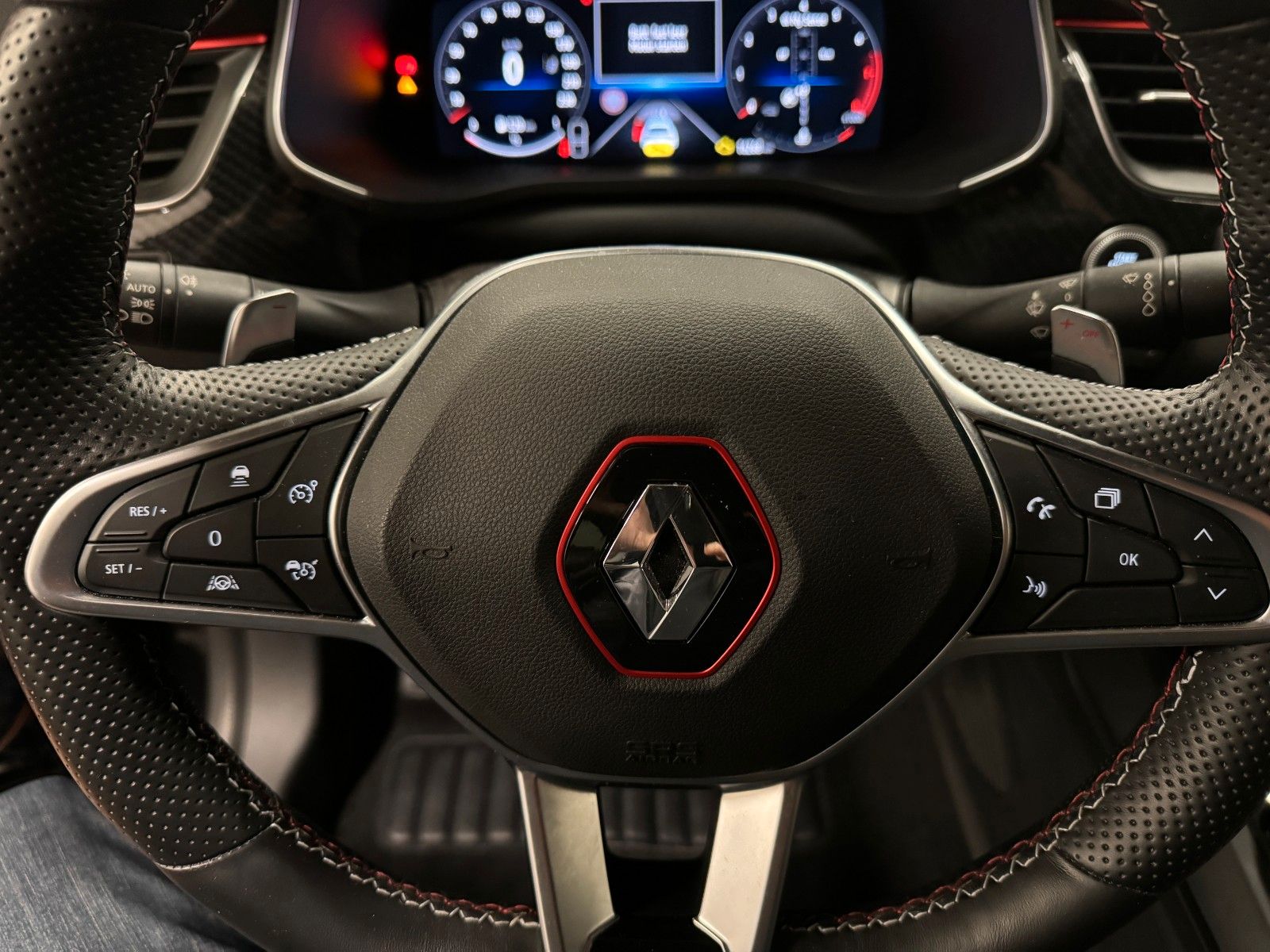 Renault Arkana R.S. Line TCe160 EDC - Samsaru's Car Outlet