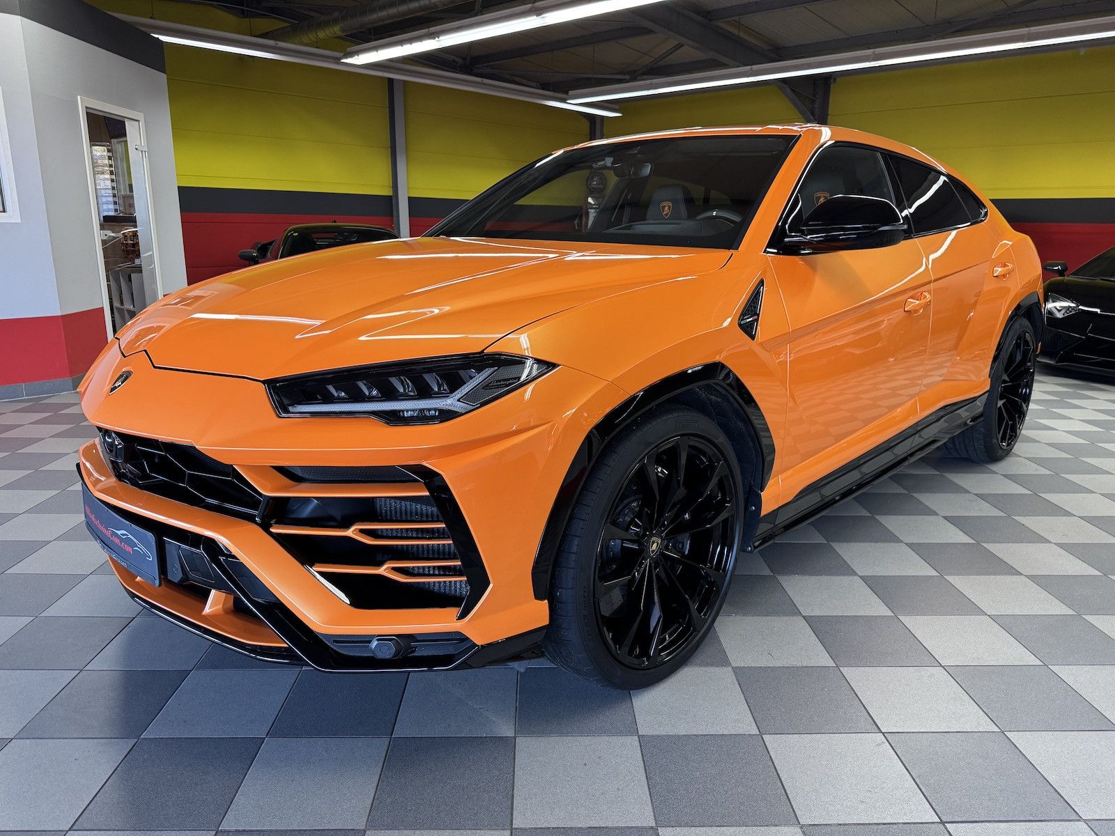Lamborghini Urus Dt.Auto - Samsaru's Car Outlet