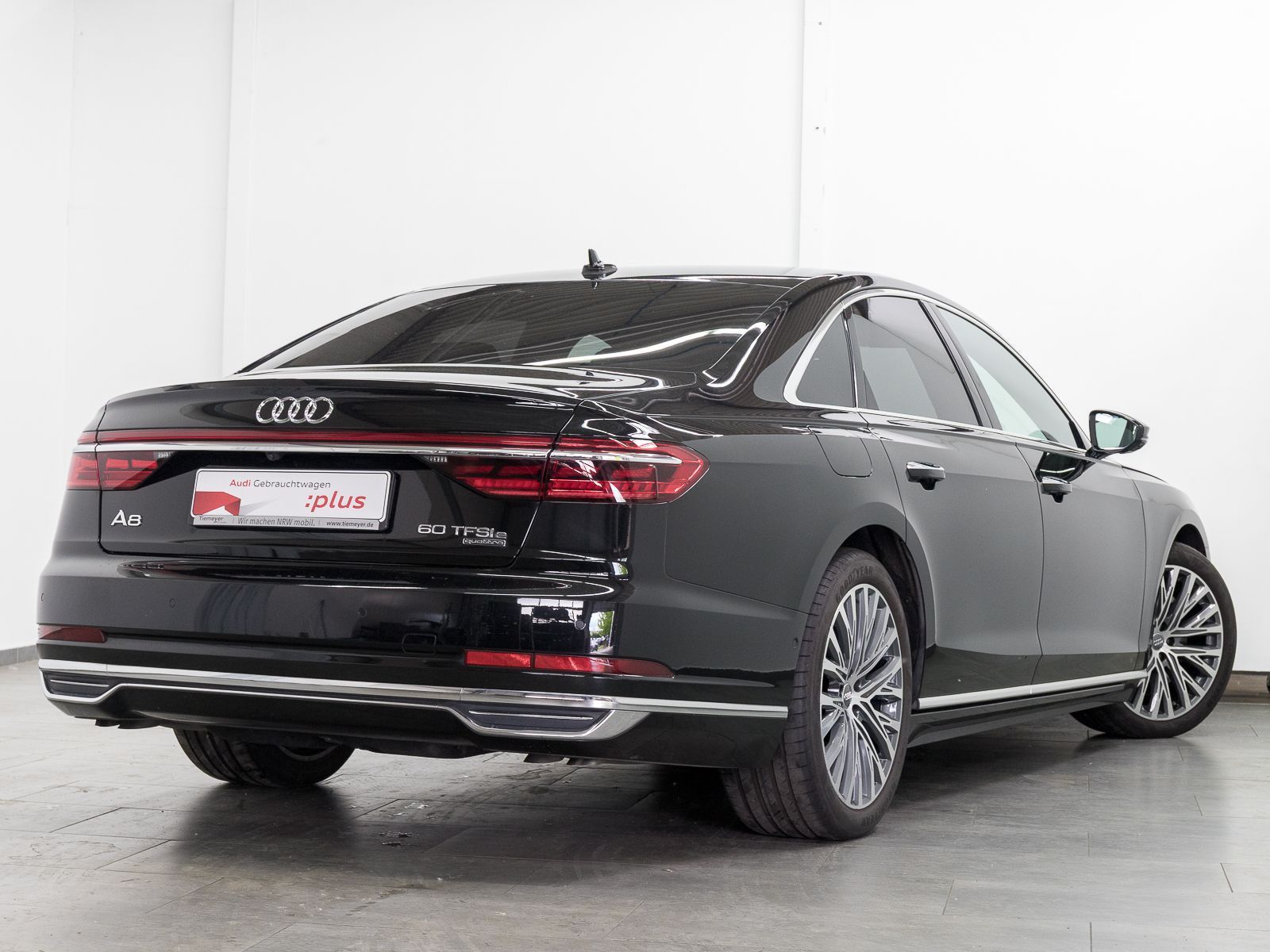 Audi A8 60 TFSIe Q MATRIX LASER - Samsaru's Car Outlet