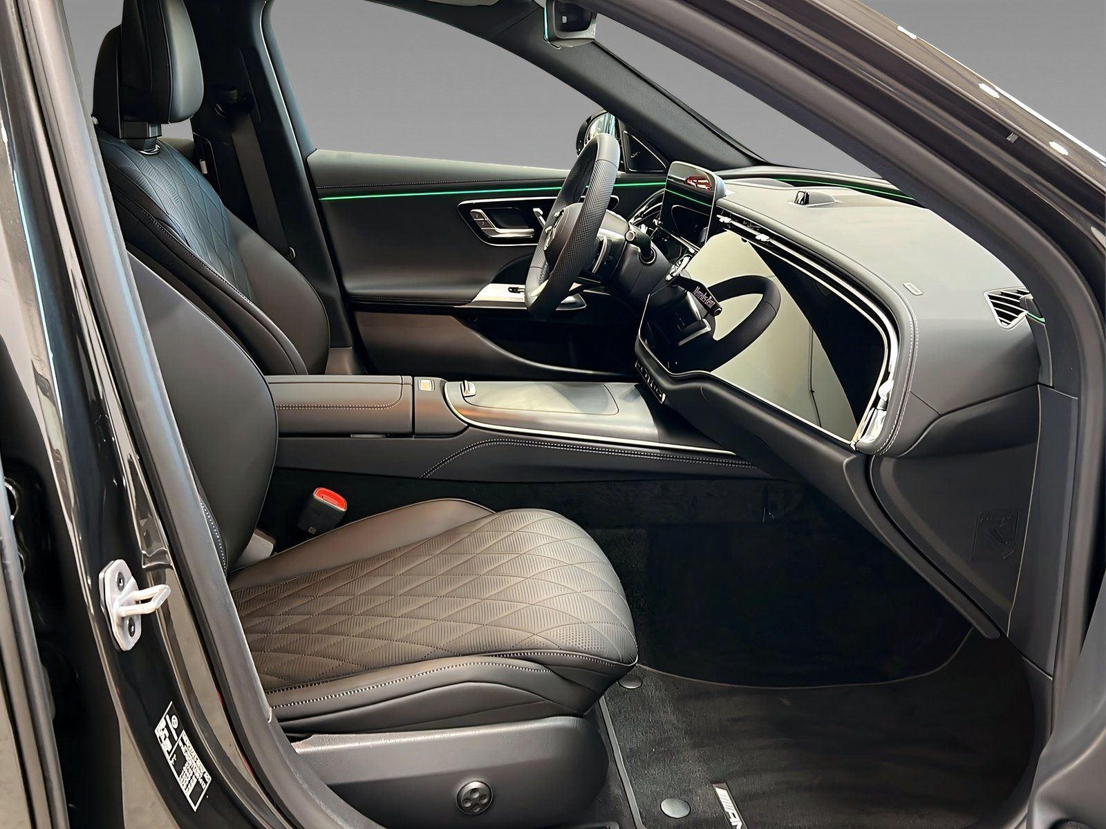 Mercedes-Benz E 450 d 4M T AMG+DISTR+SUPERSCREEN+Burm+AHK+360°