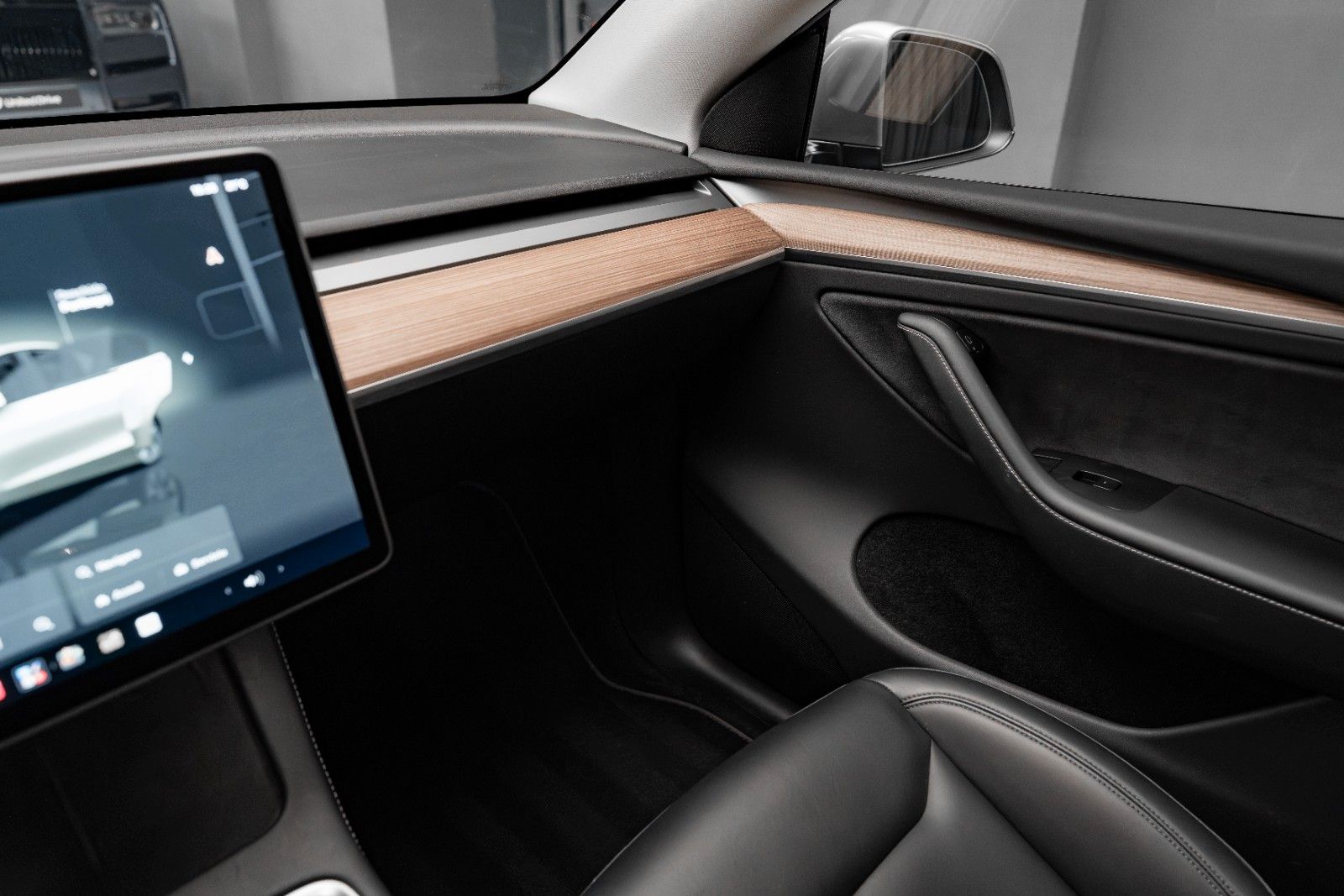 Tesla Model Y Long Range Dual AWD