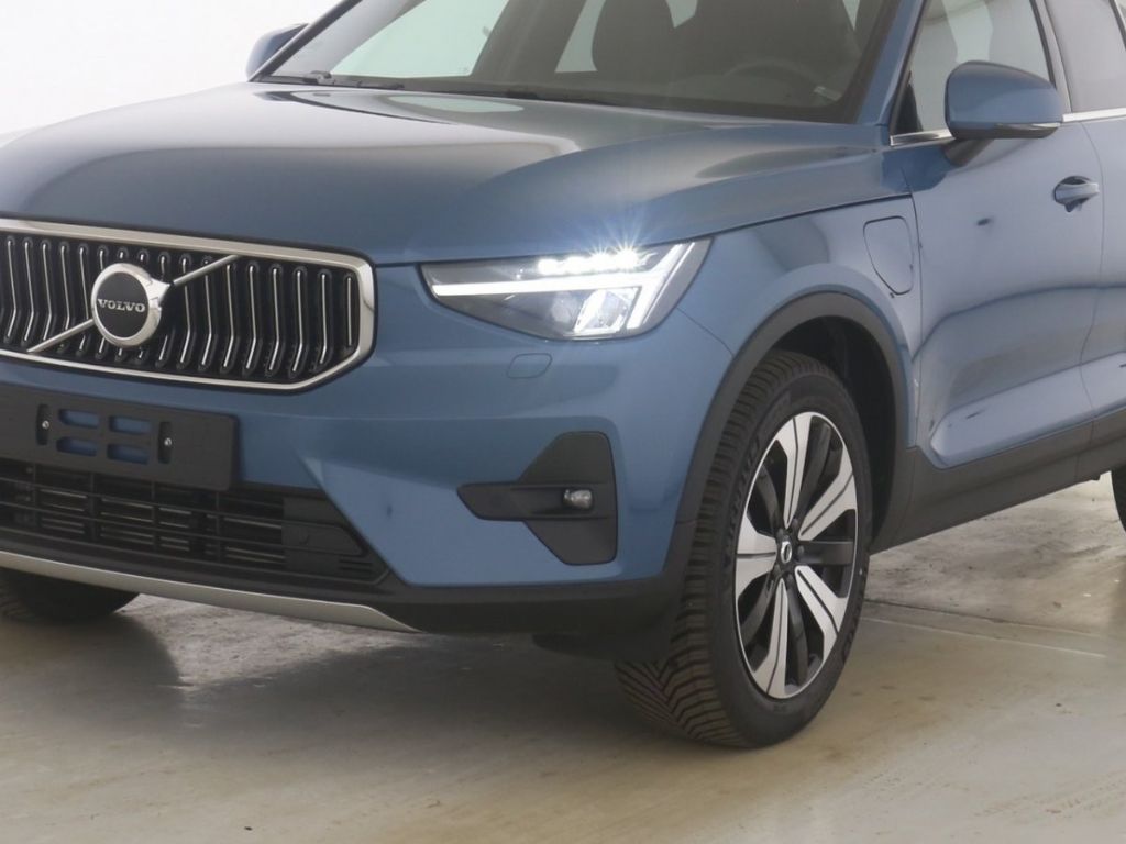 Volvo XC40 T4 Recharge Core Voll-LED AHK Kamera