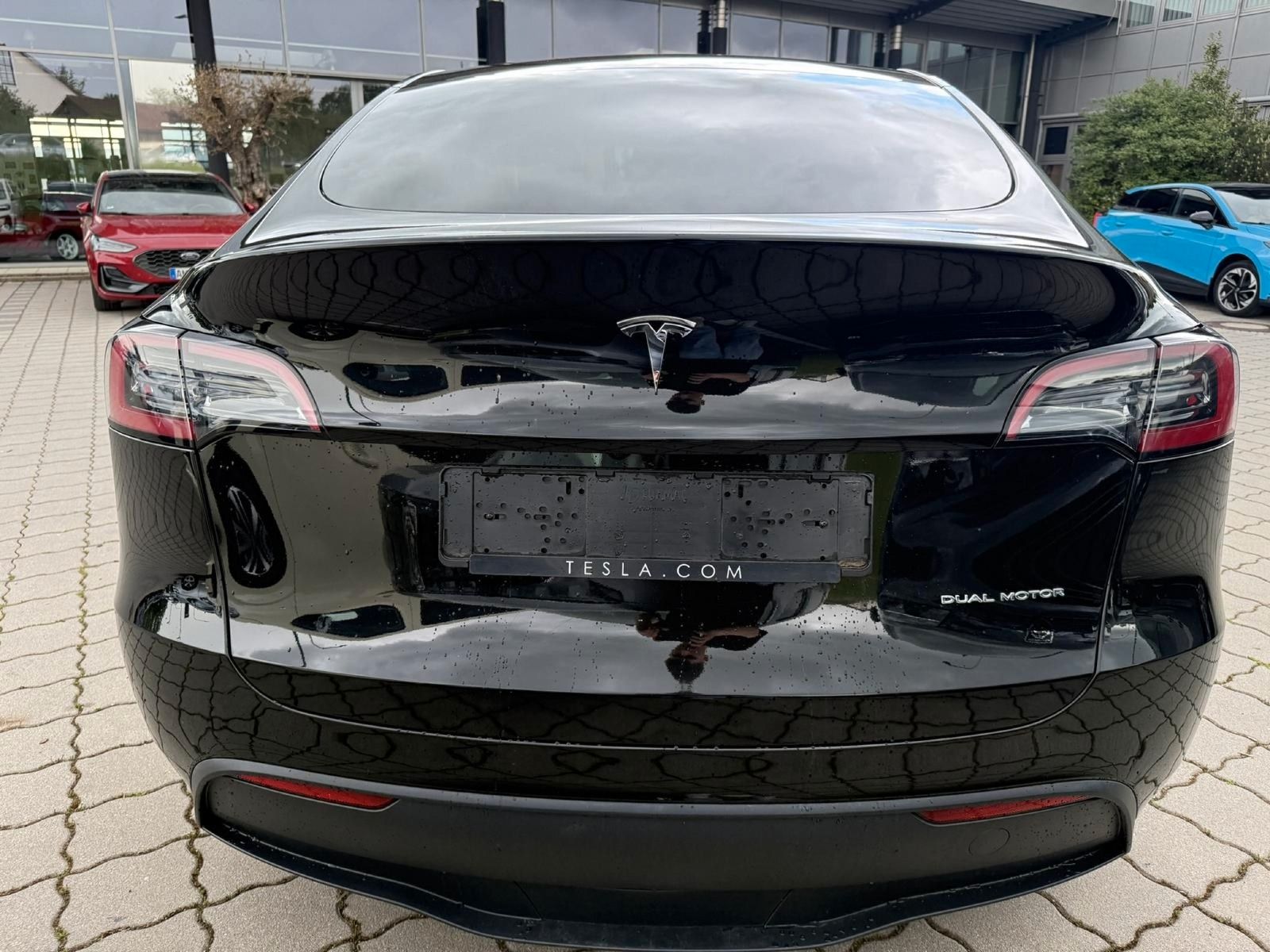 Tesla Model Y Long Range Dual AWD 8-FACH+AHK
