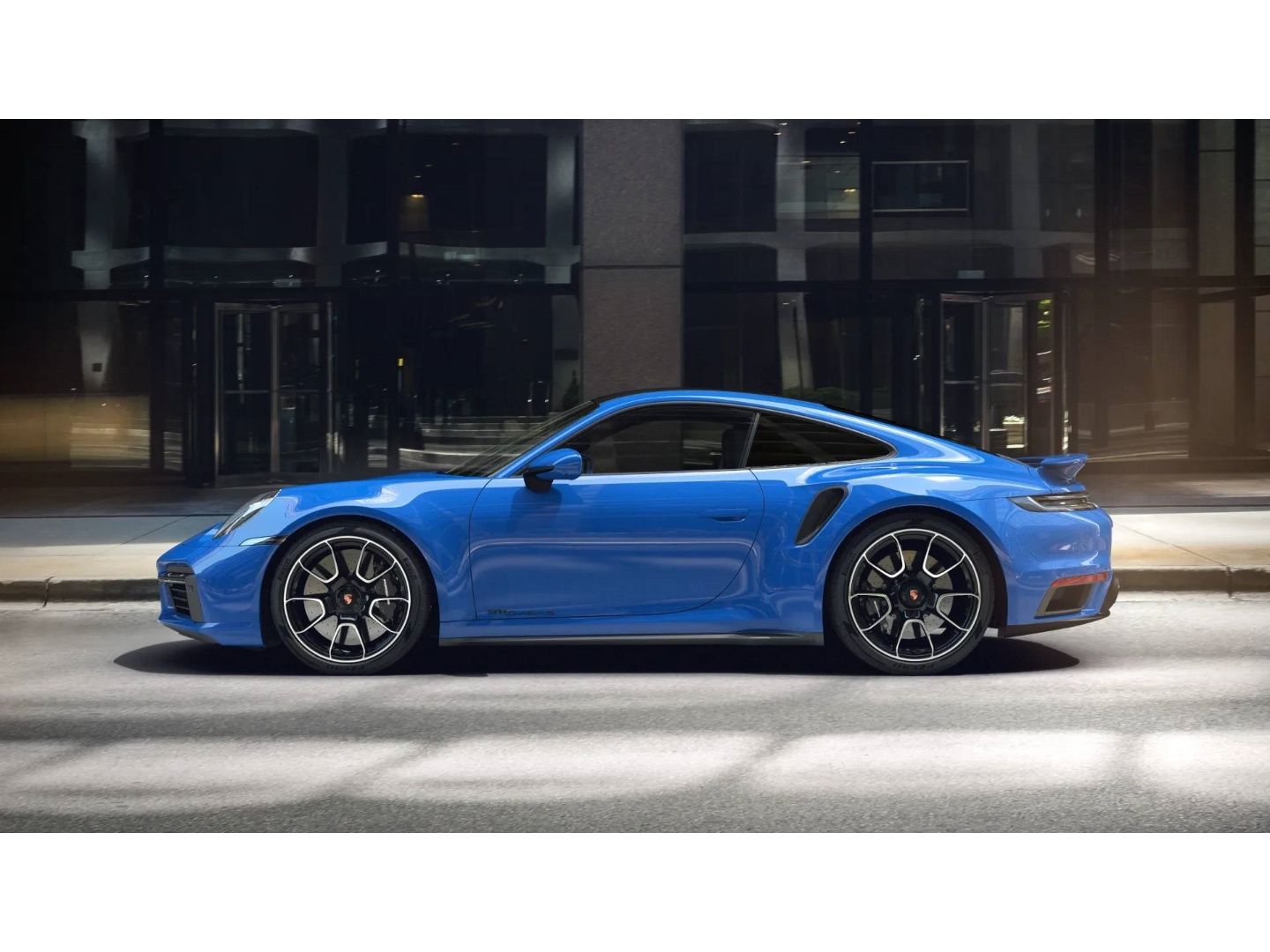 Porsche 992 911 Turbo S PCCB Lift VA Burmester InnoDrive