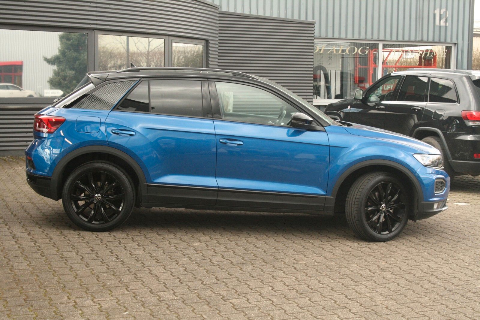 Volkswagen T-Roc 1.5 TSI ACT OPF DSG Sport" → "Volkswagen T-Roc TSI Sport - Samsaru's Car Outlet