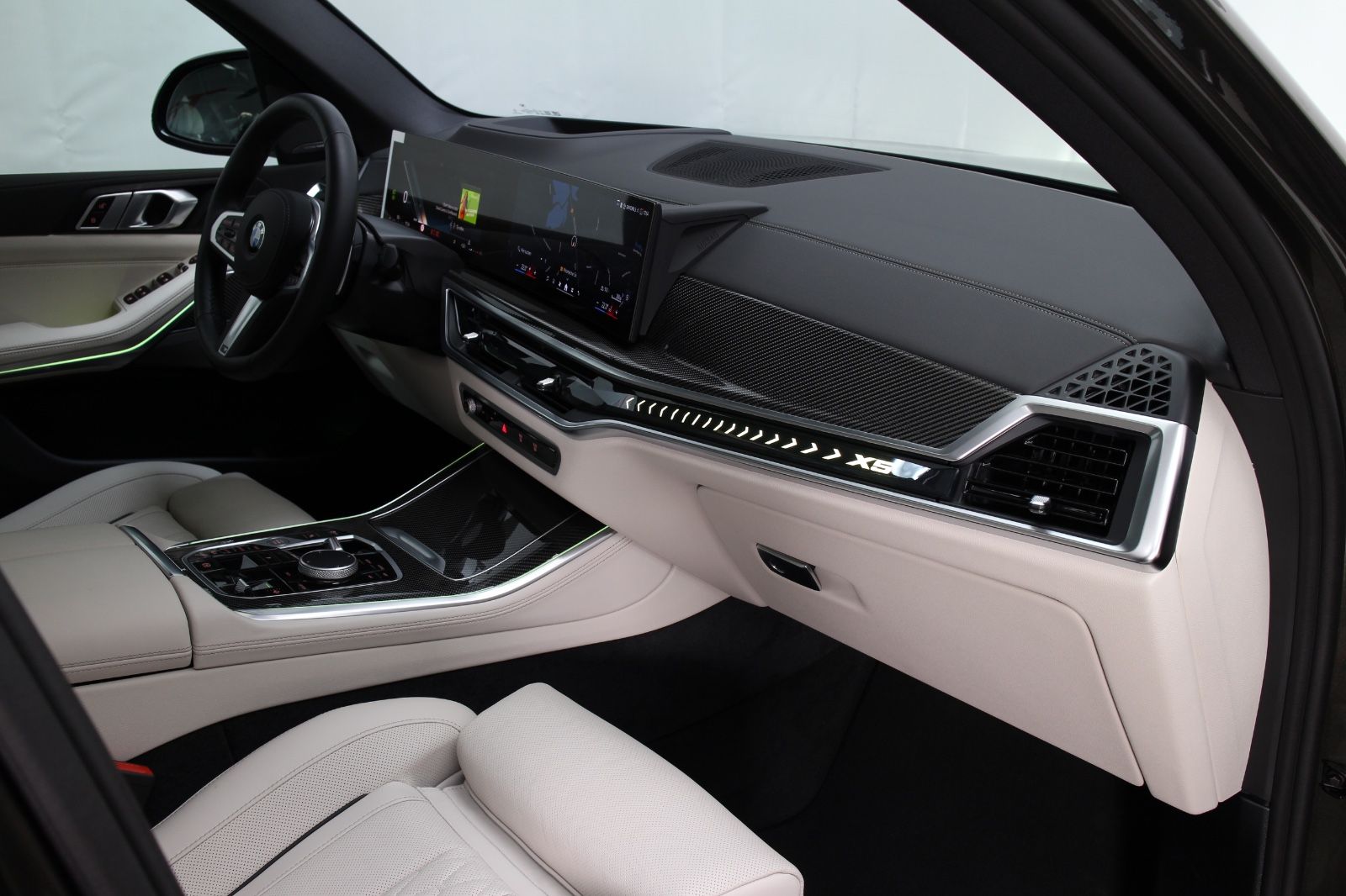 BMW X5 30 d xDrive M Sport H&K Carbon Luftfederung