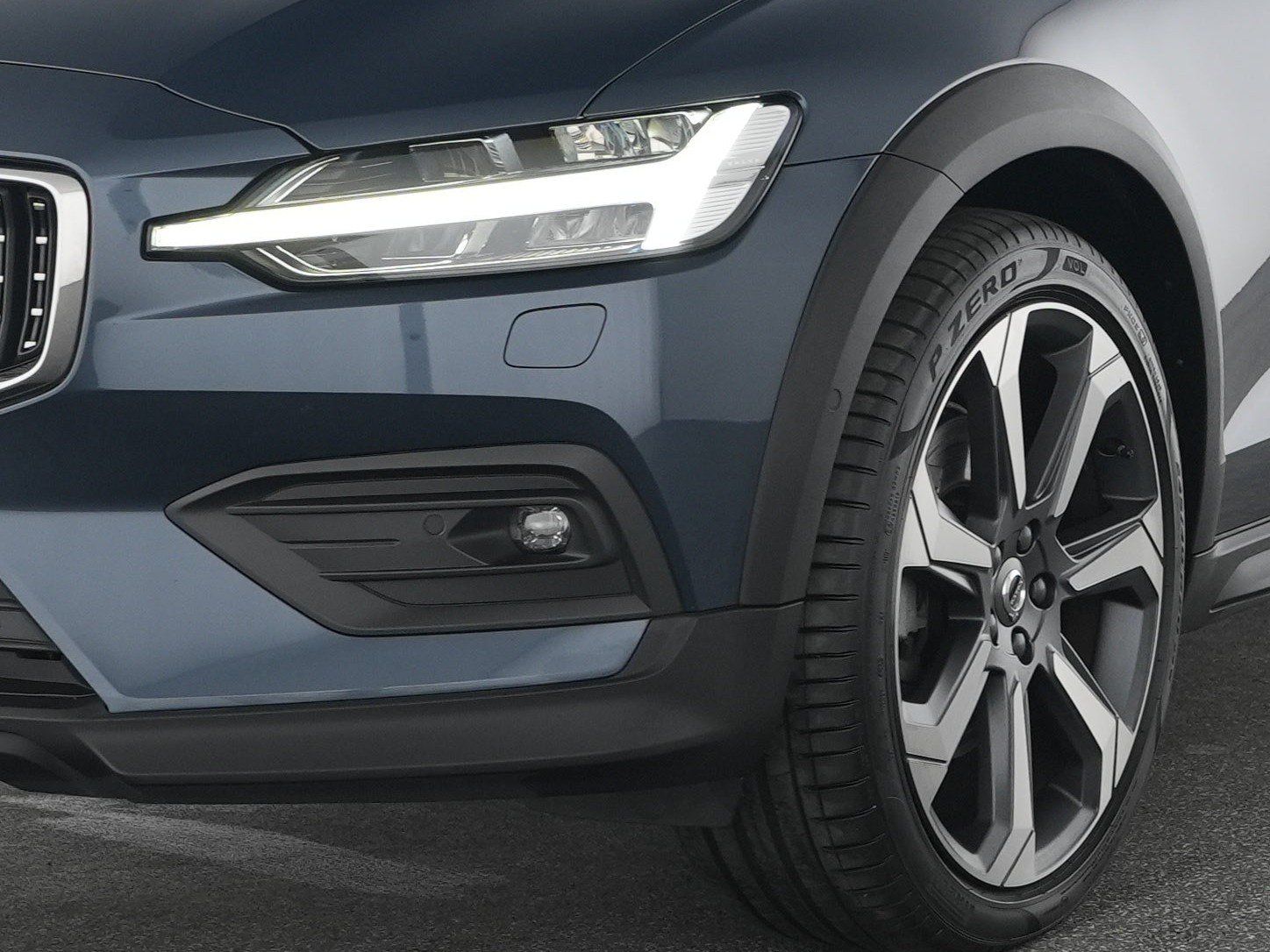 Volvo V60 CC B4 AWD Ultimate SONDERFINANZIERUNG 1,99%*