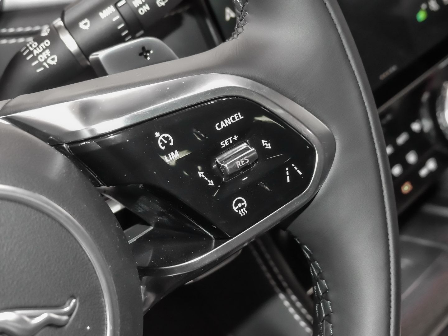 Jaguar F-Pace 400 Sport AWD P400 Mild-Hybrid HUD AD Nav