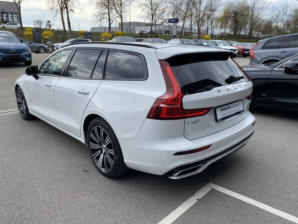 Volvo V60 R Design Plug-In Hybrid AWD T8 Twin Engine E