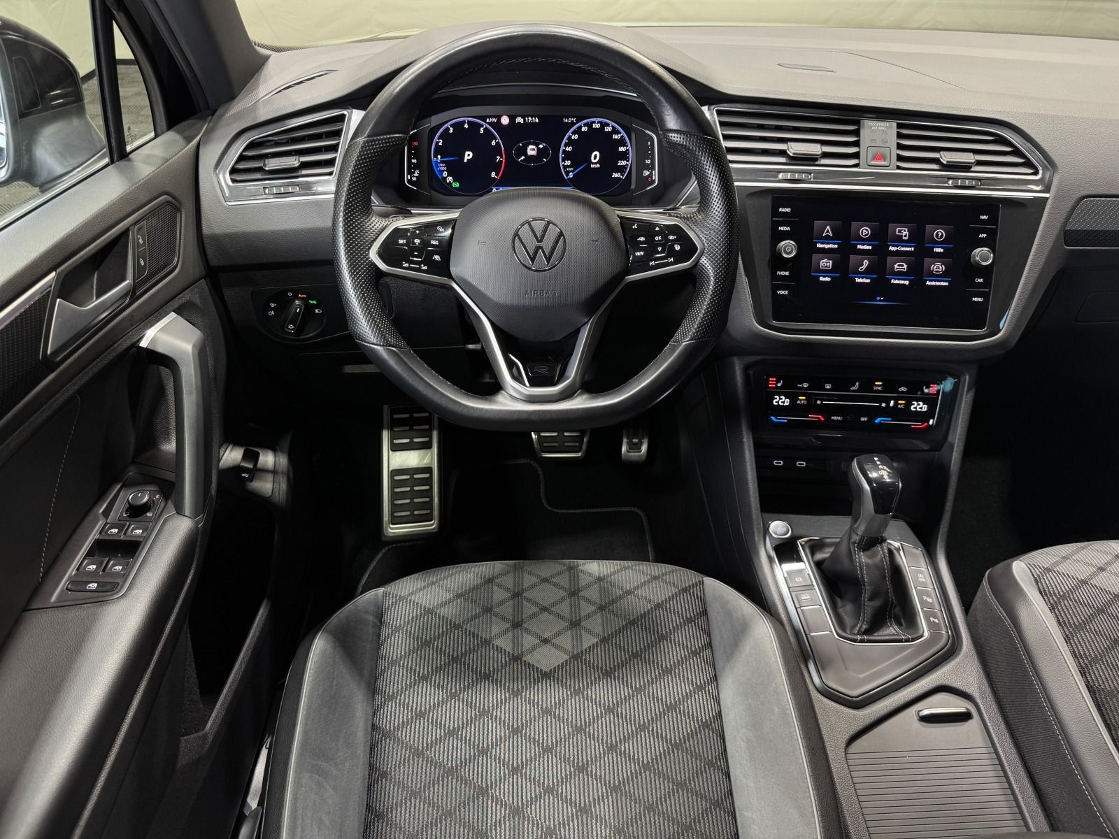 Volkswagen Tiguan R-Line 1.5 TSI DSG - Samsaru's Car Outlet