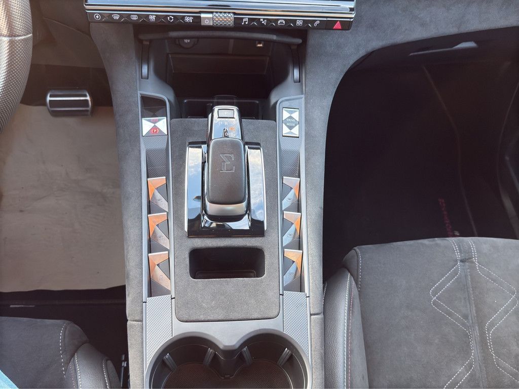 DS Automobiles DS 7 Crossback E-Tense 300 4x4 Performance Line
