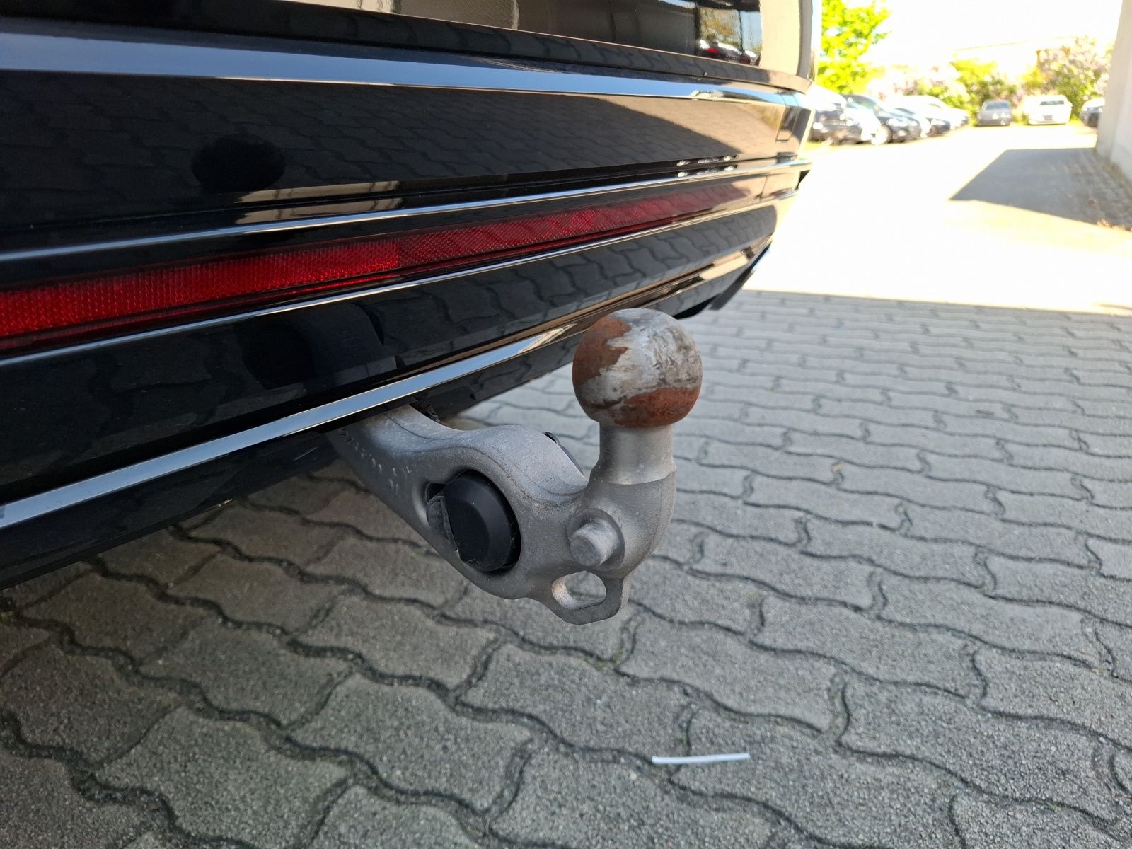Volkswagen Touareg TDI R-Line 4M - Samsaru's Car Outlet