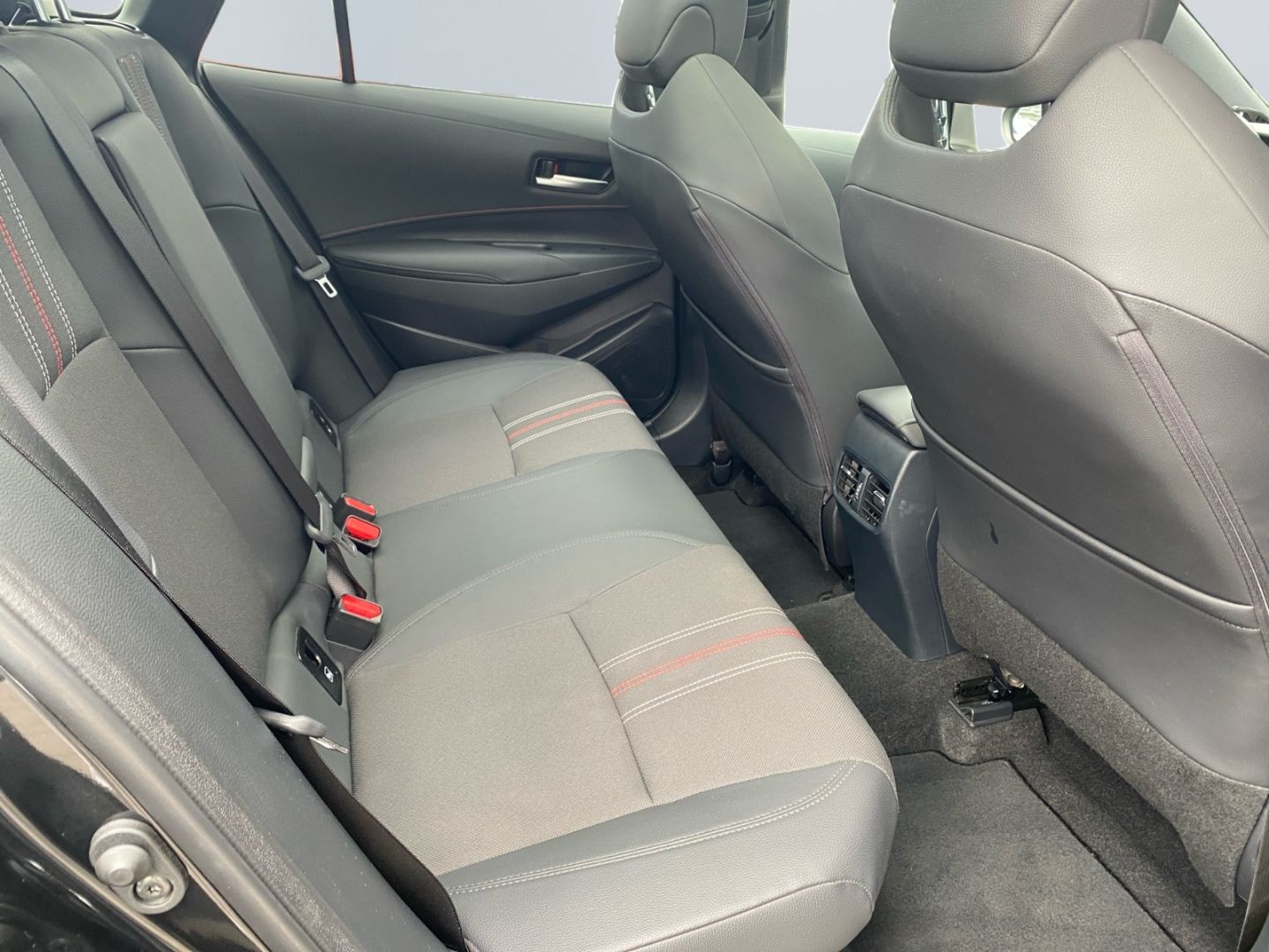 Toyota Corolla 2.0 Hybrid TS GR Sport - Samsaru's Car Outlet