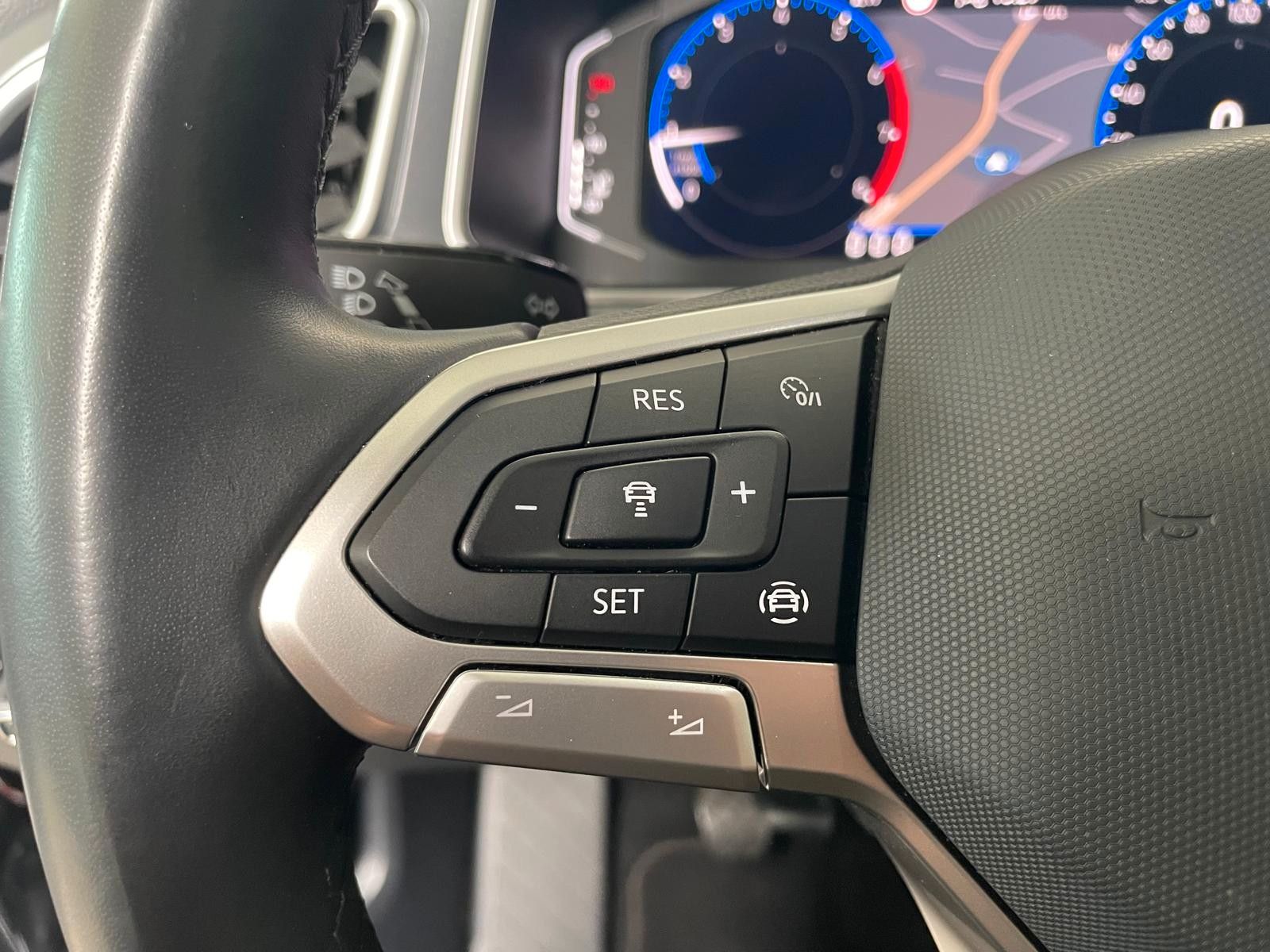 Volkswagen T-Roc 1.0 TSI Style - Samsaru's Car Outlet