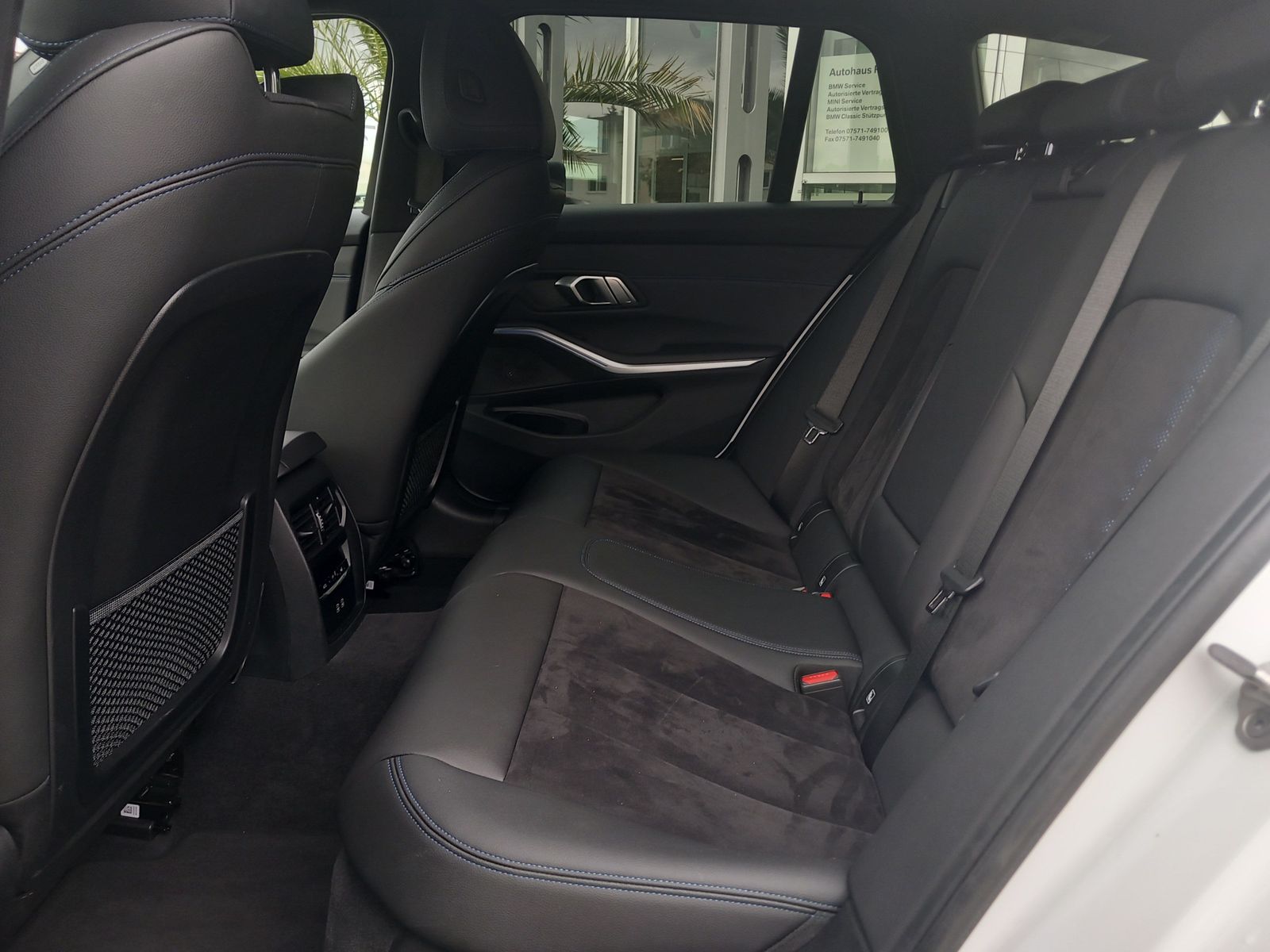 BMW 320d Touring xDrive M Sport - Samsaru's Car Outlet