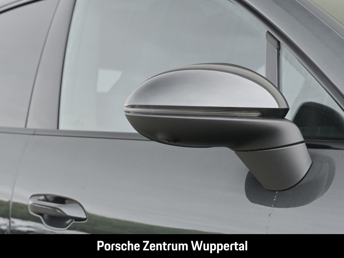 Porsche Macan 4 LED-Matrix Surround-View Abstandstempoma