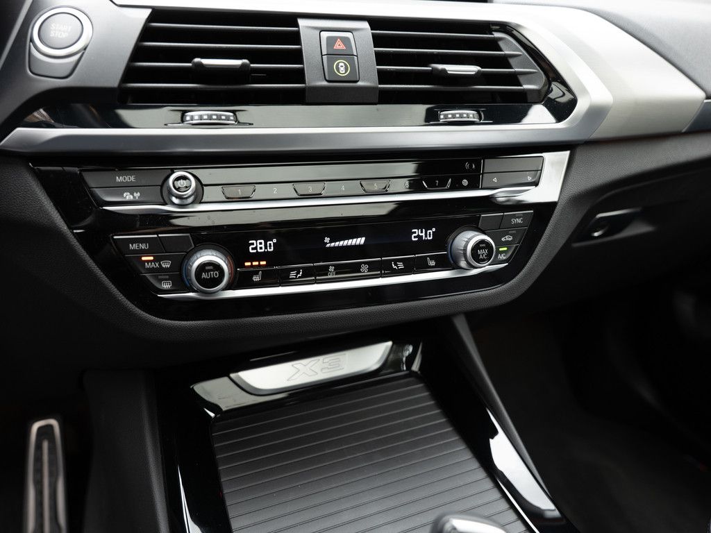 BMW X3 xDrive 30e M-Sportpaket - Samsaru's Car Outlet
