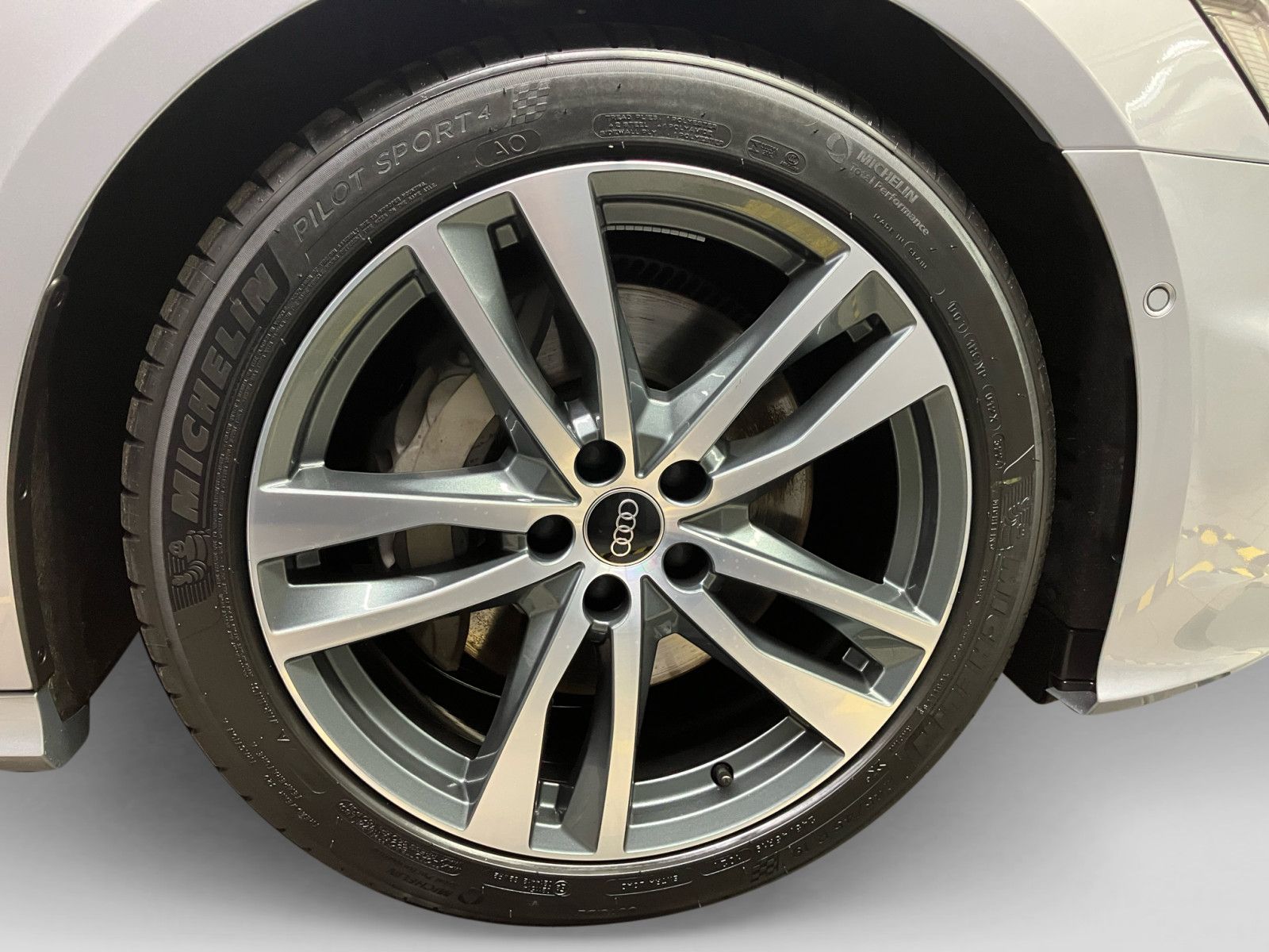 Audi A6 Avant 50 TDI quattro S line - Samsaru's Car Outlet