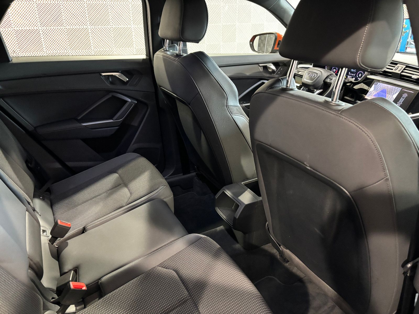 Audi Q3 Sb. 40 TFSI quattro S LINE - Samsaru's Car Outlet