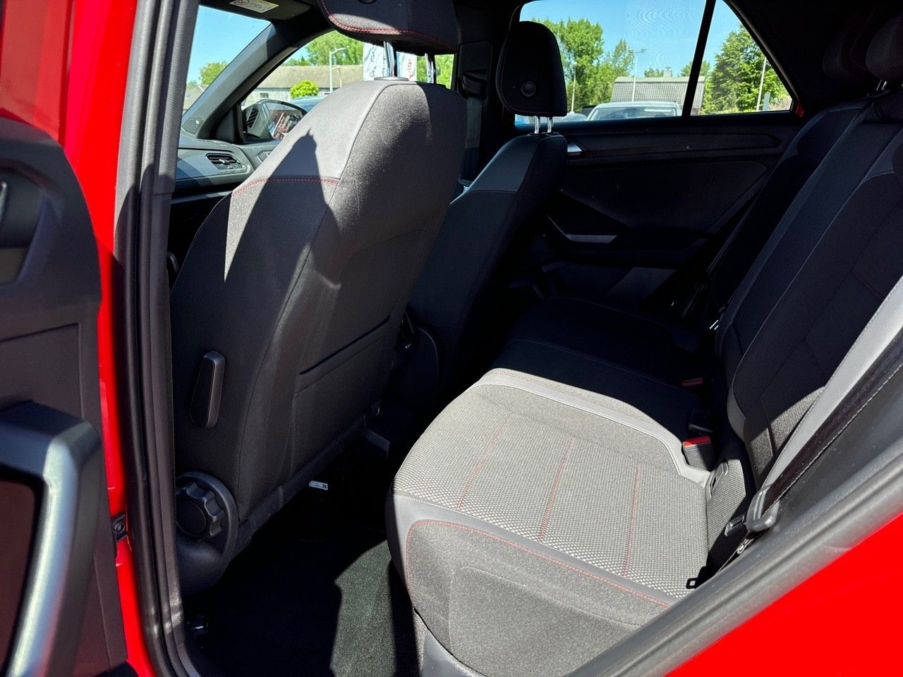 Volkswagen T-Roc Sport - Samsaru's Car Outlet
