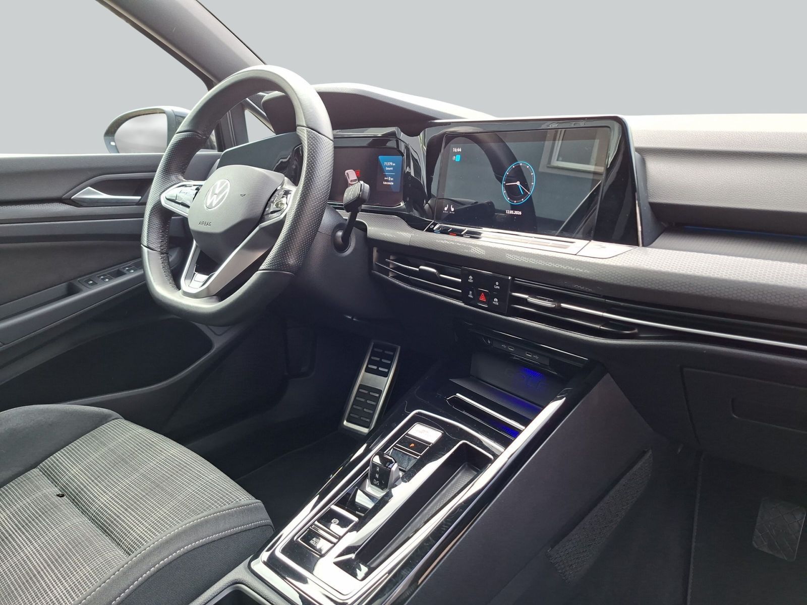 Volkswagen Golf VIII GTD 2.0 TDI DSG PANO IQ LIGHT RFK NAVI