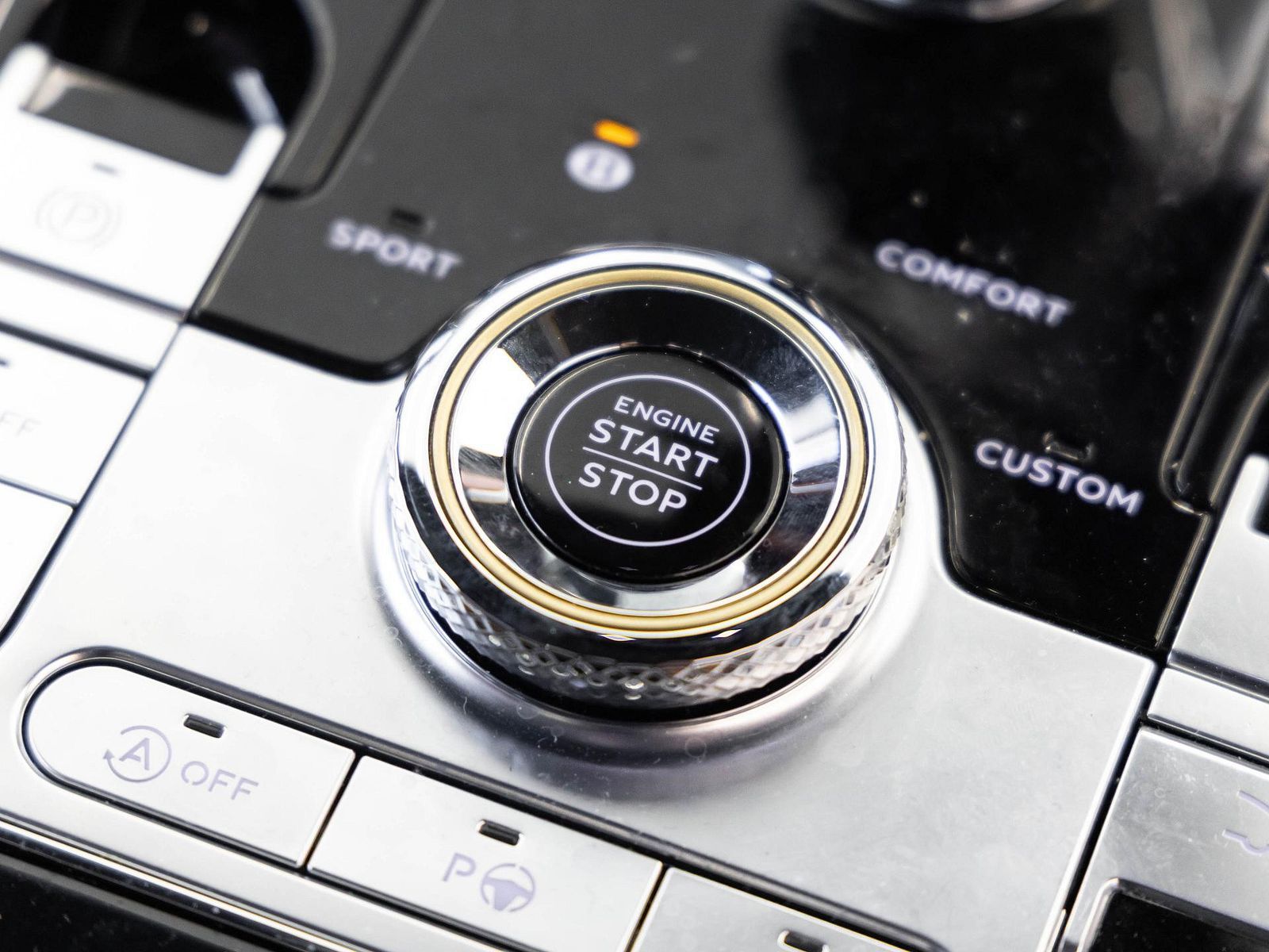 Bentley New Continental GT V8 von BENTLEY FRANKFURT
