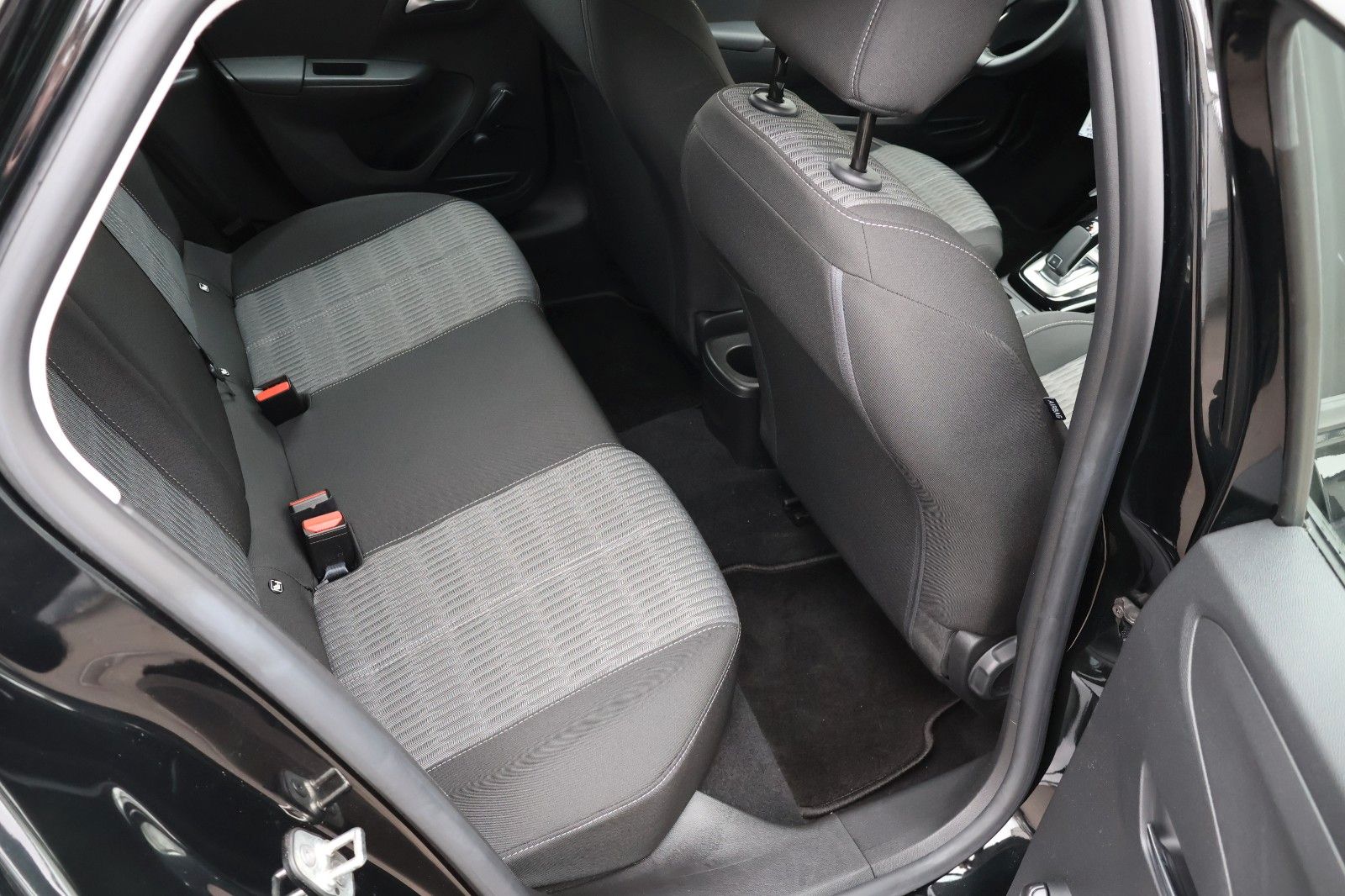 Opel Corsa 1.2 Turbo AT8 Edition - Samsaru's Car Outlet