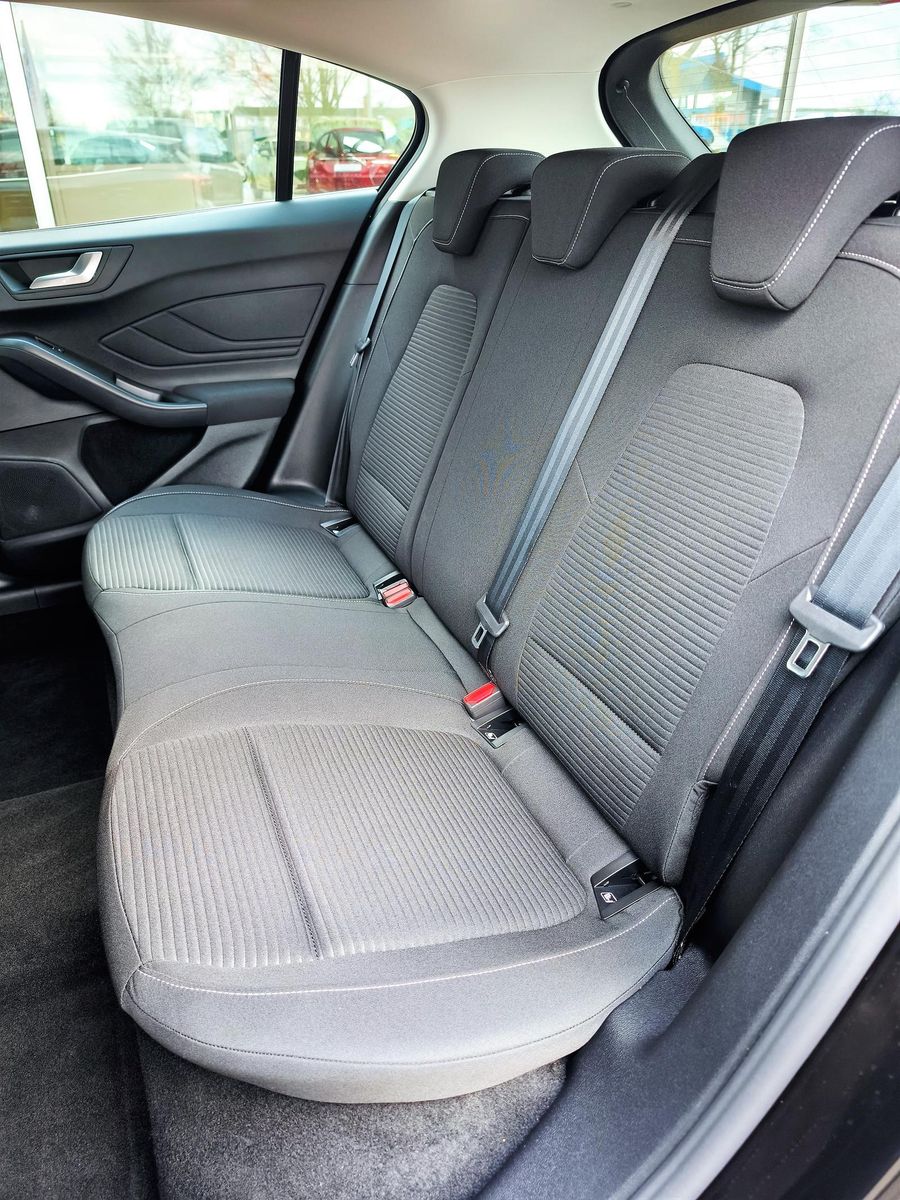 Ford Focus 1.0 EcoBoost Hybrid TITANIUM AHK,iACC,LED