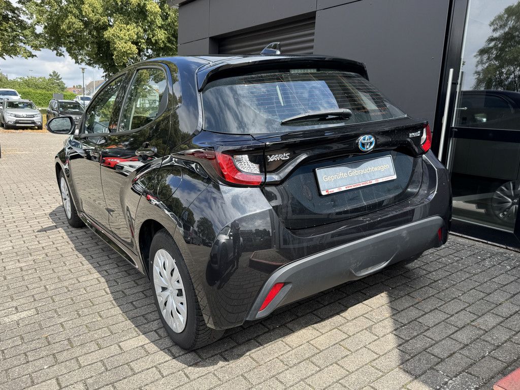 Toyota Yaris 1.5 Hybrid Business Edition - Samsaru's Car Outlet