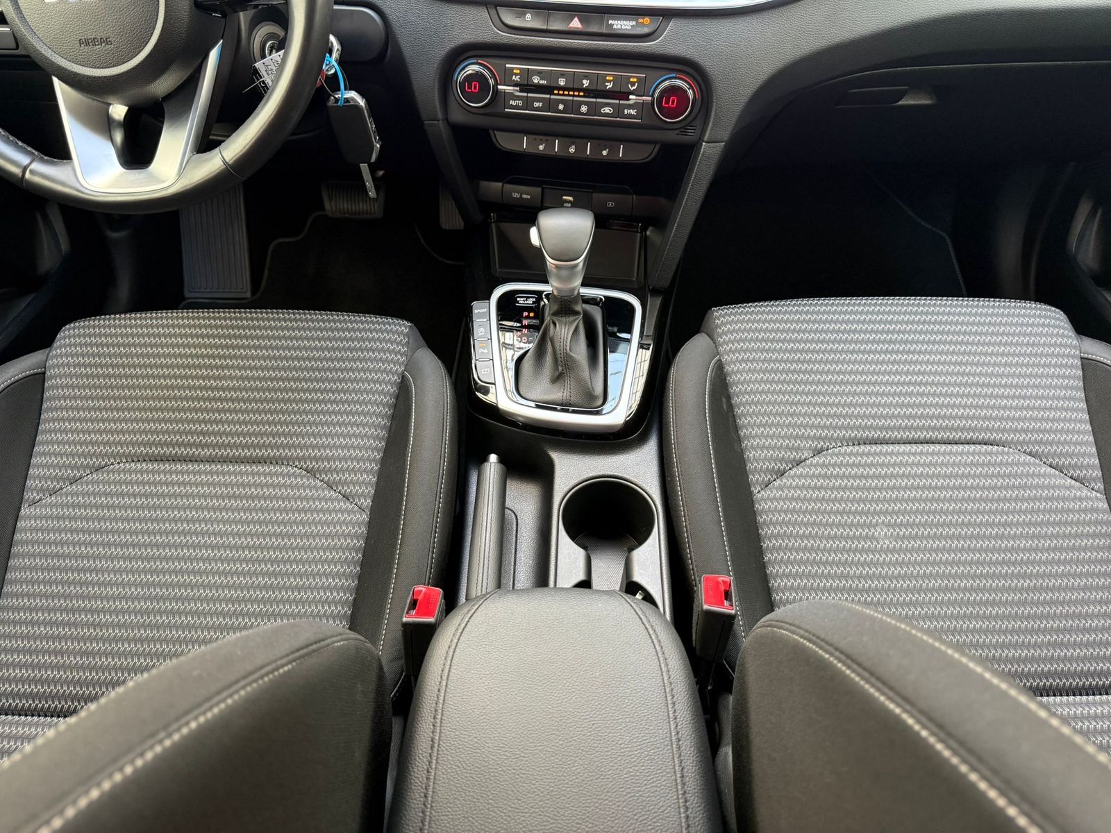Kia Ceed 1.5 T-GDI Vision - Samsaru's Car Outlet